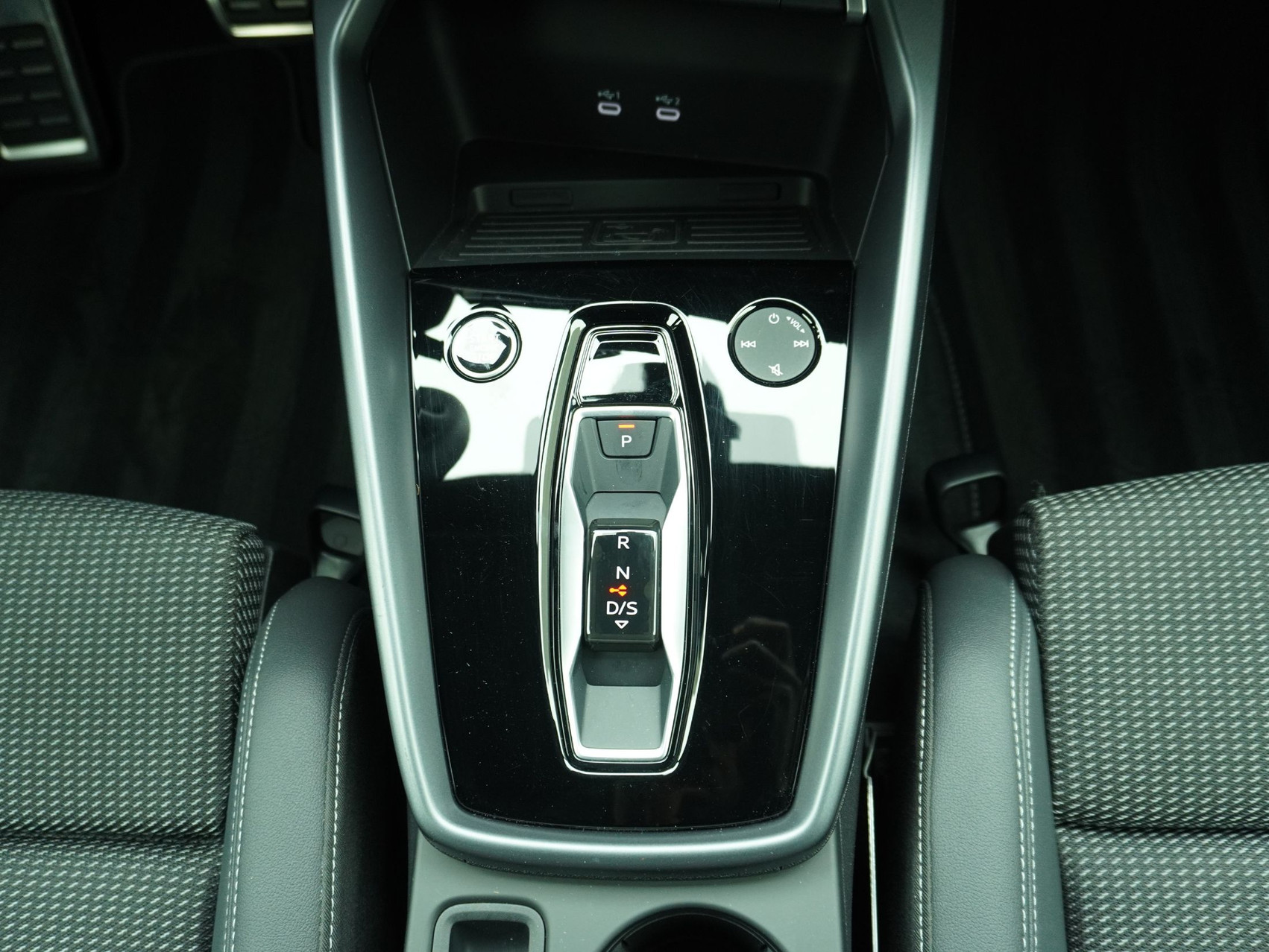 AUDI A3 Sportback 40 TFSI e S line S-Tronic **Audi Werksgarantie bis 06/2030**