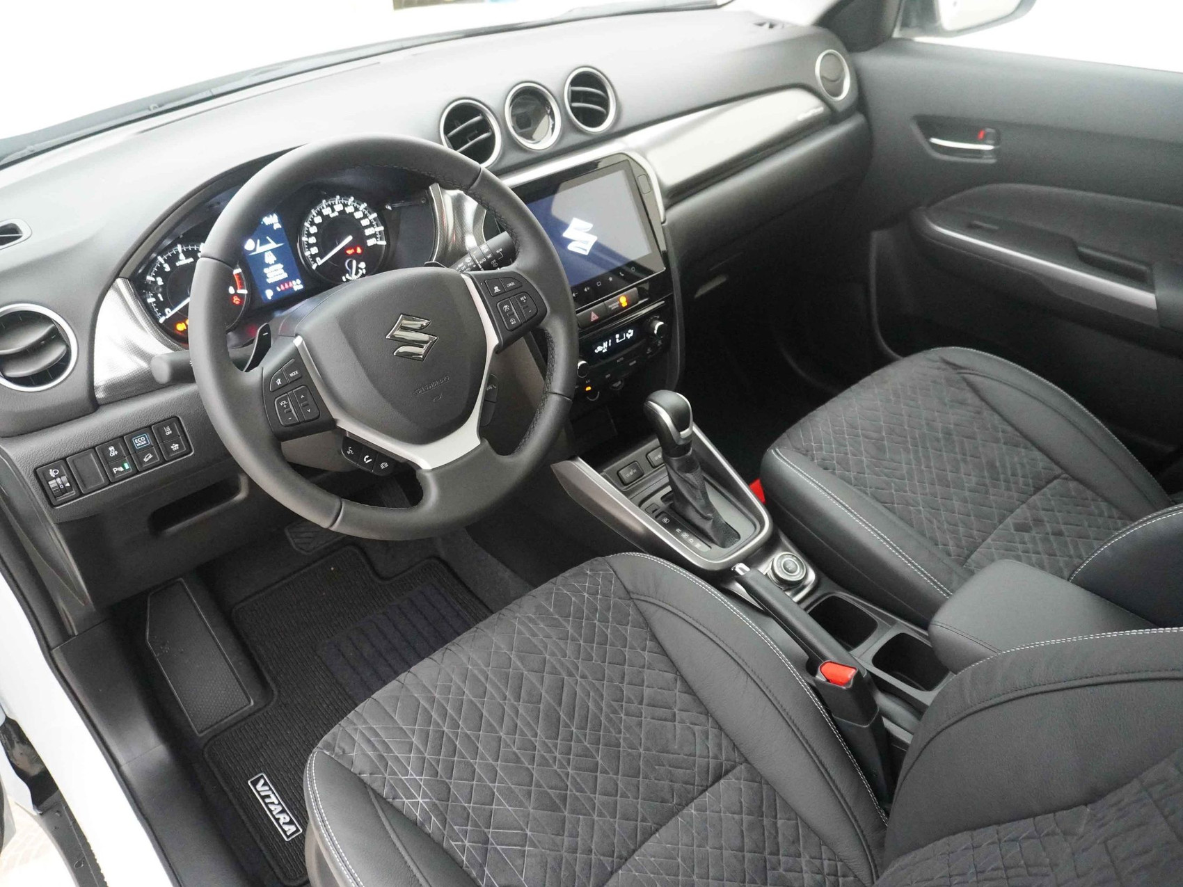 SUZUKI Vitara 1.5 Compact Top Hybrid 4×4