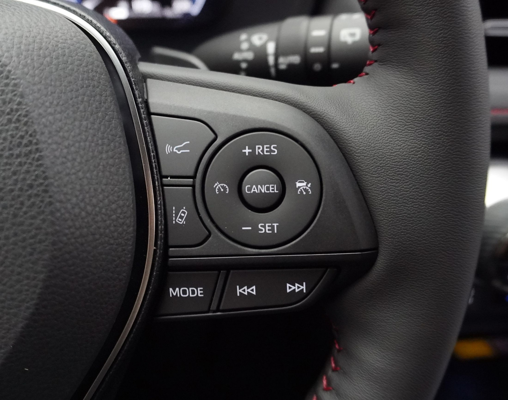 TOYOTA RAV4 2.5 Plug-In-Hybrid Platinum ** mit Panorama Dach **