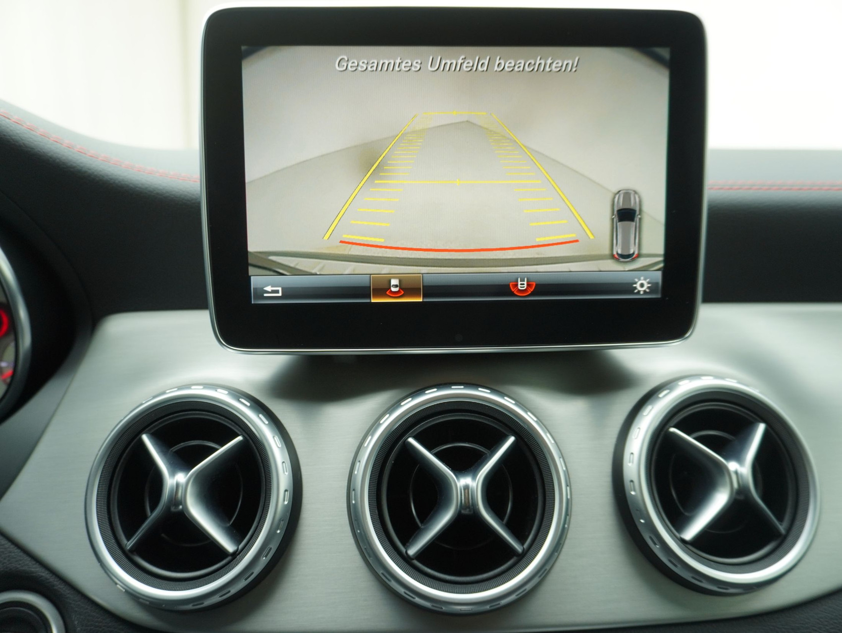 MERCEDES-BENZ GLA-Klasse GLA 250 AMG Line 4matic