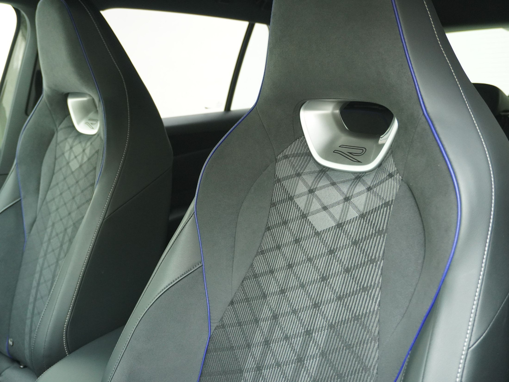 VW Tiguan 2.0 TSI DSG R-Line Black Style 4Motion (2025)