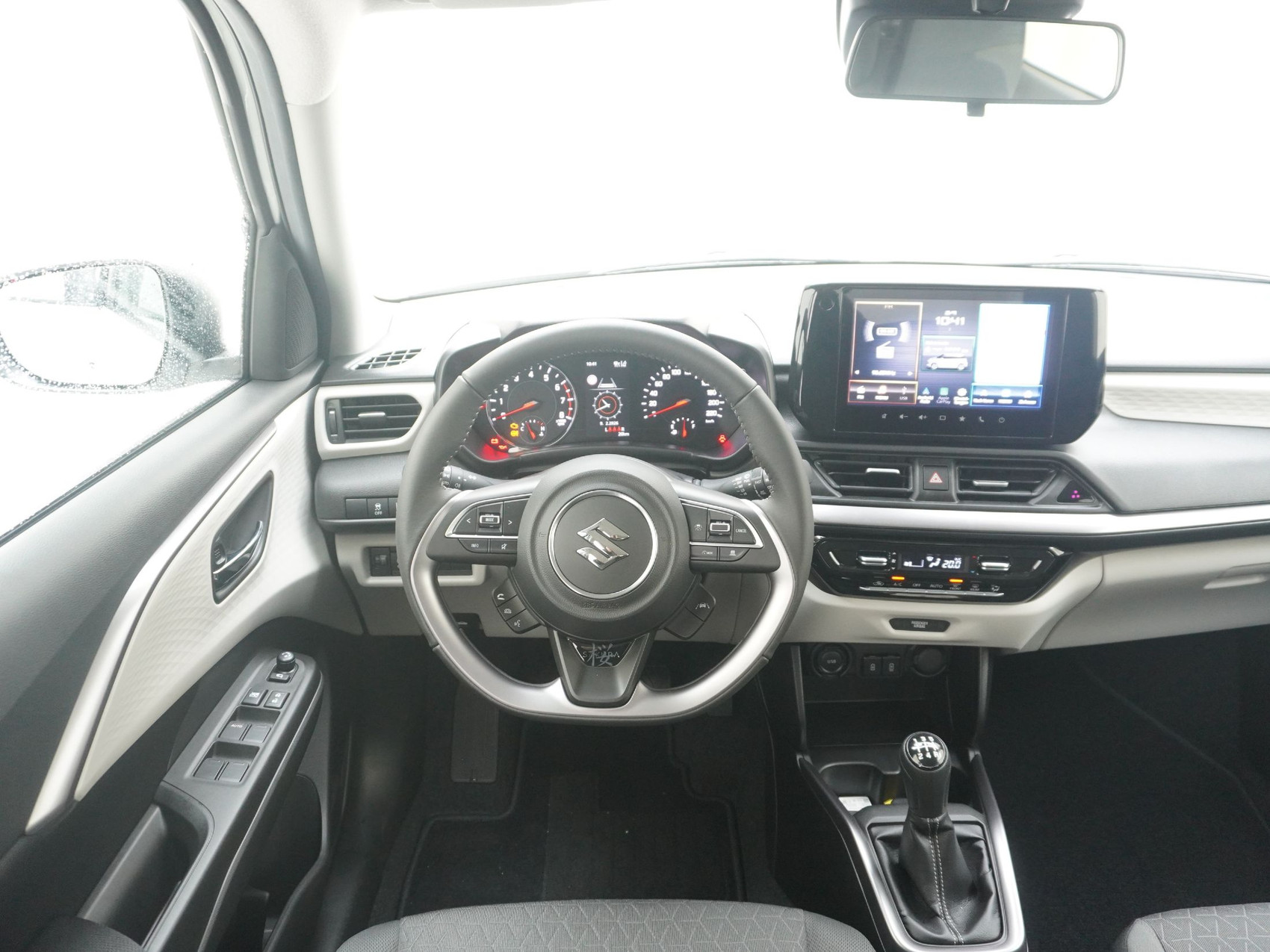 SUZUKI Swift 1.2 Sakura Top Hybrid 4×4