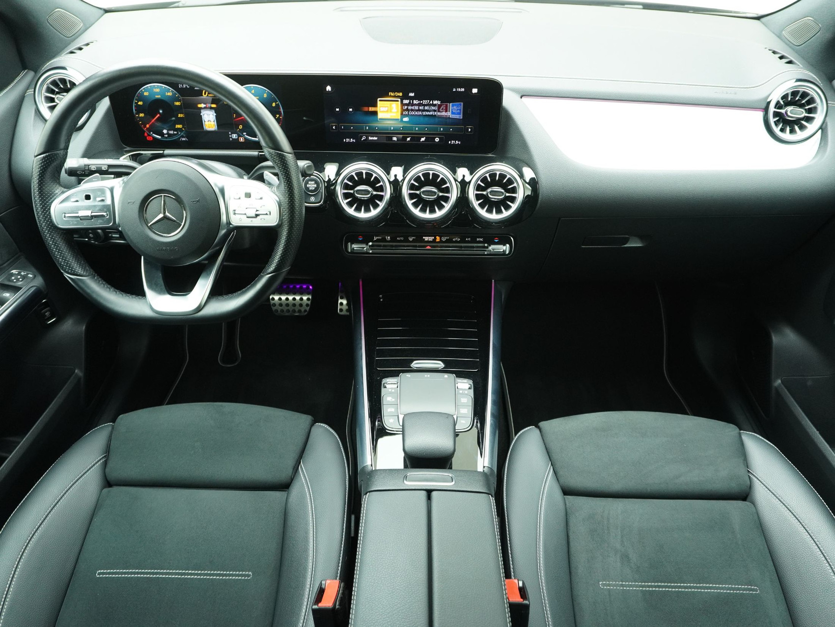 MERCEDES-BENZ B-Klasse B 250 AMG Line 4matic