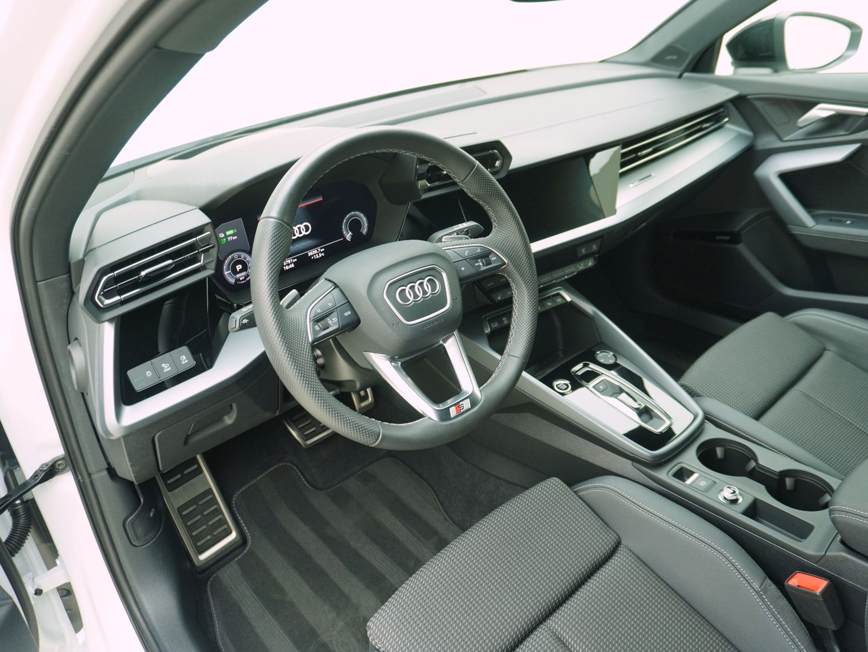 AUDI A3 Sportback 40 TFSI e S line S-Tronic **Audi Werksgarantie bis 05/2030**