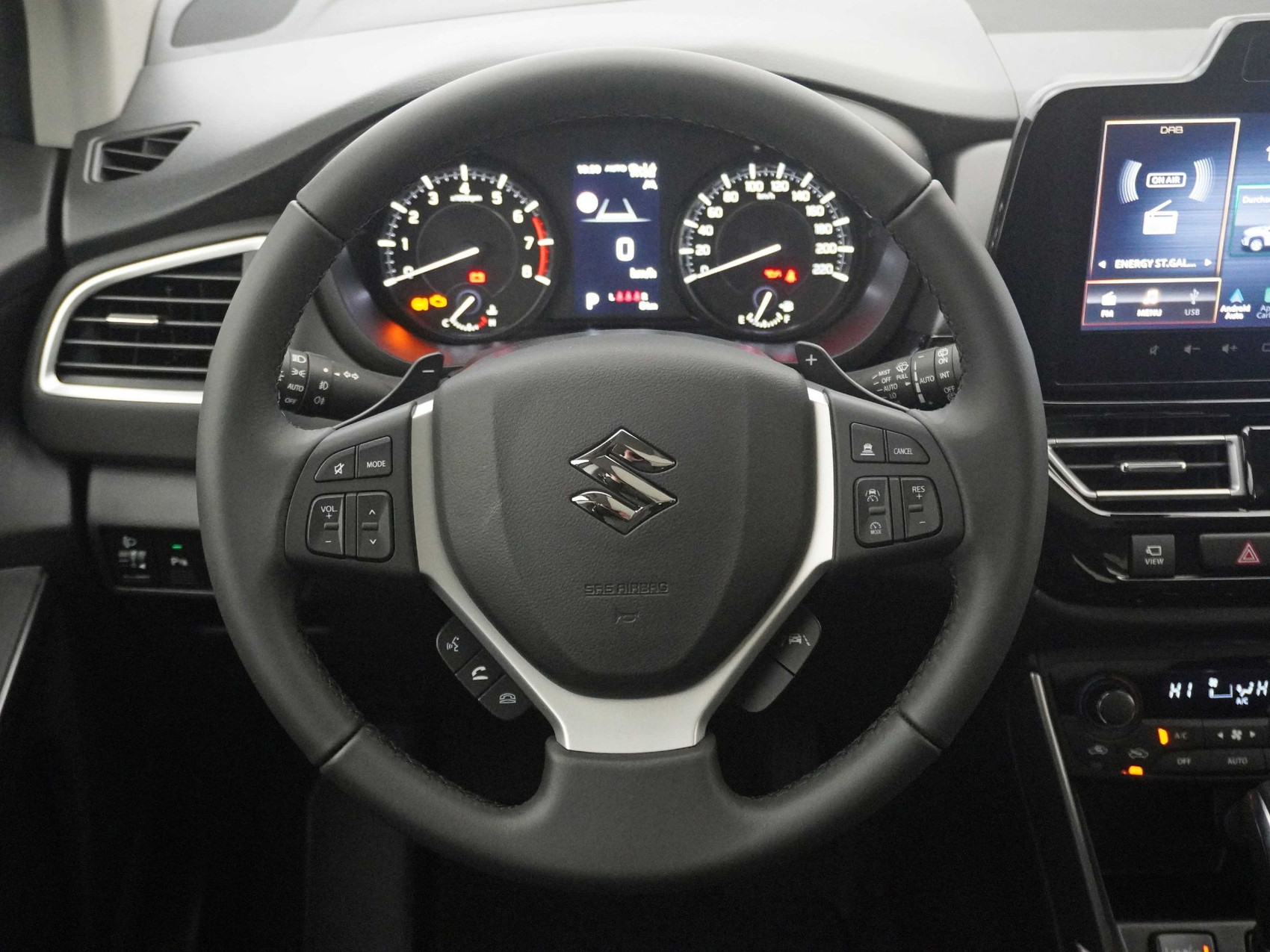 SUZUKI S-Cross 1.4 T Compact Top Hybrid 4×4