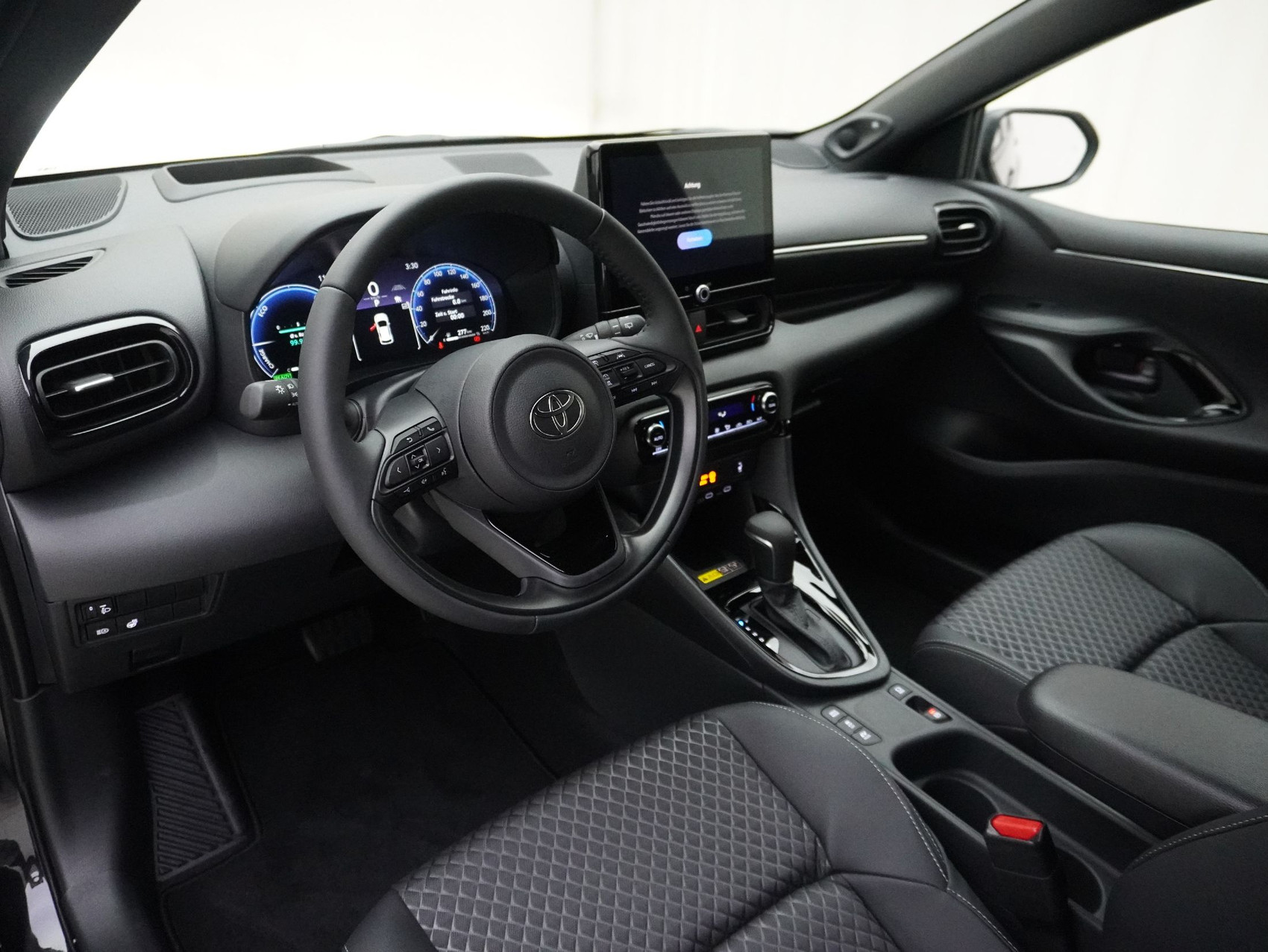 TOYOTA Yaris 1.5 VVT-i HSD Premium ** JBL-Soundsystem **