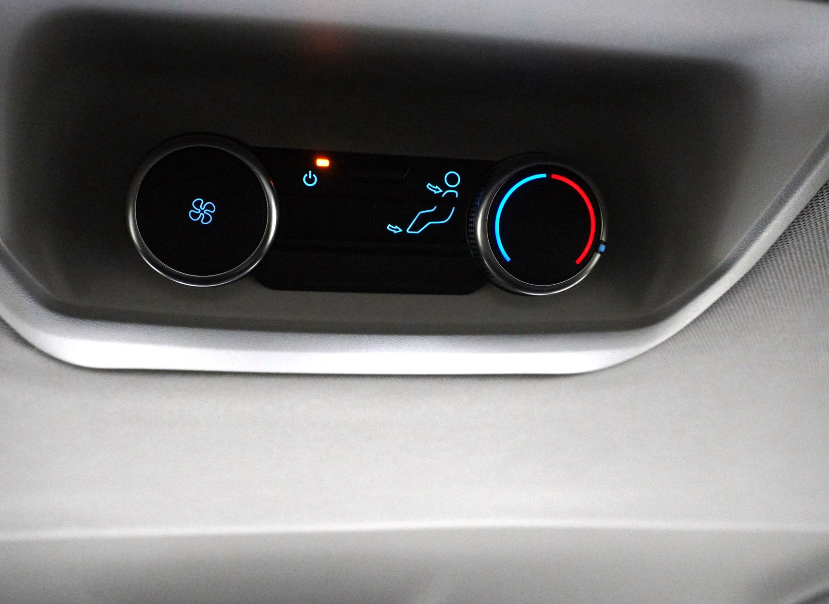 FORD Tourneo Custom 320 L1 2.0 TDCI 4×4 Titanium