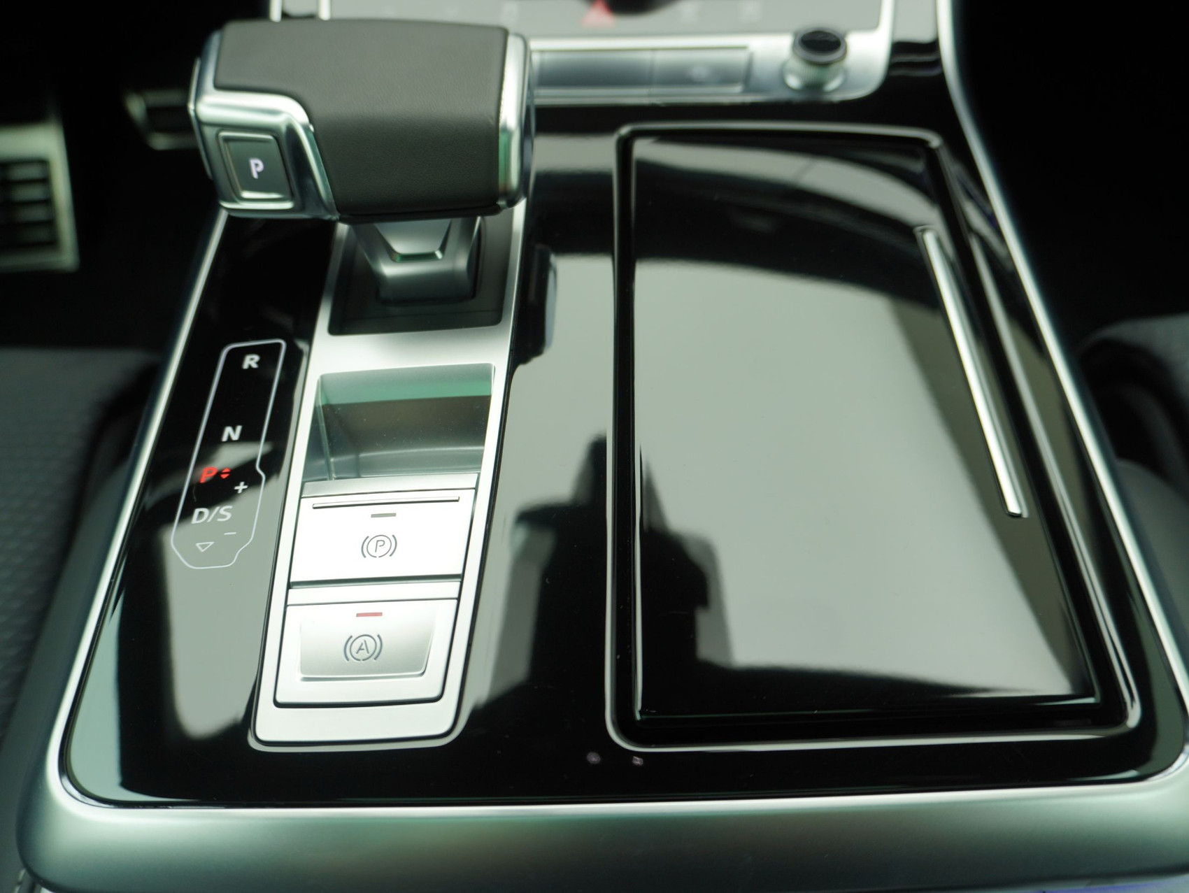 AUDI Q8 SUV 55 TFSI e S line quattro T-Tronic **Audi Werksgarantie bis 06/2030**