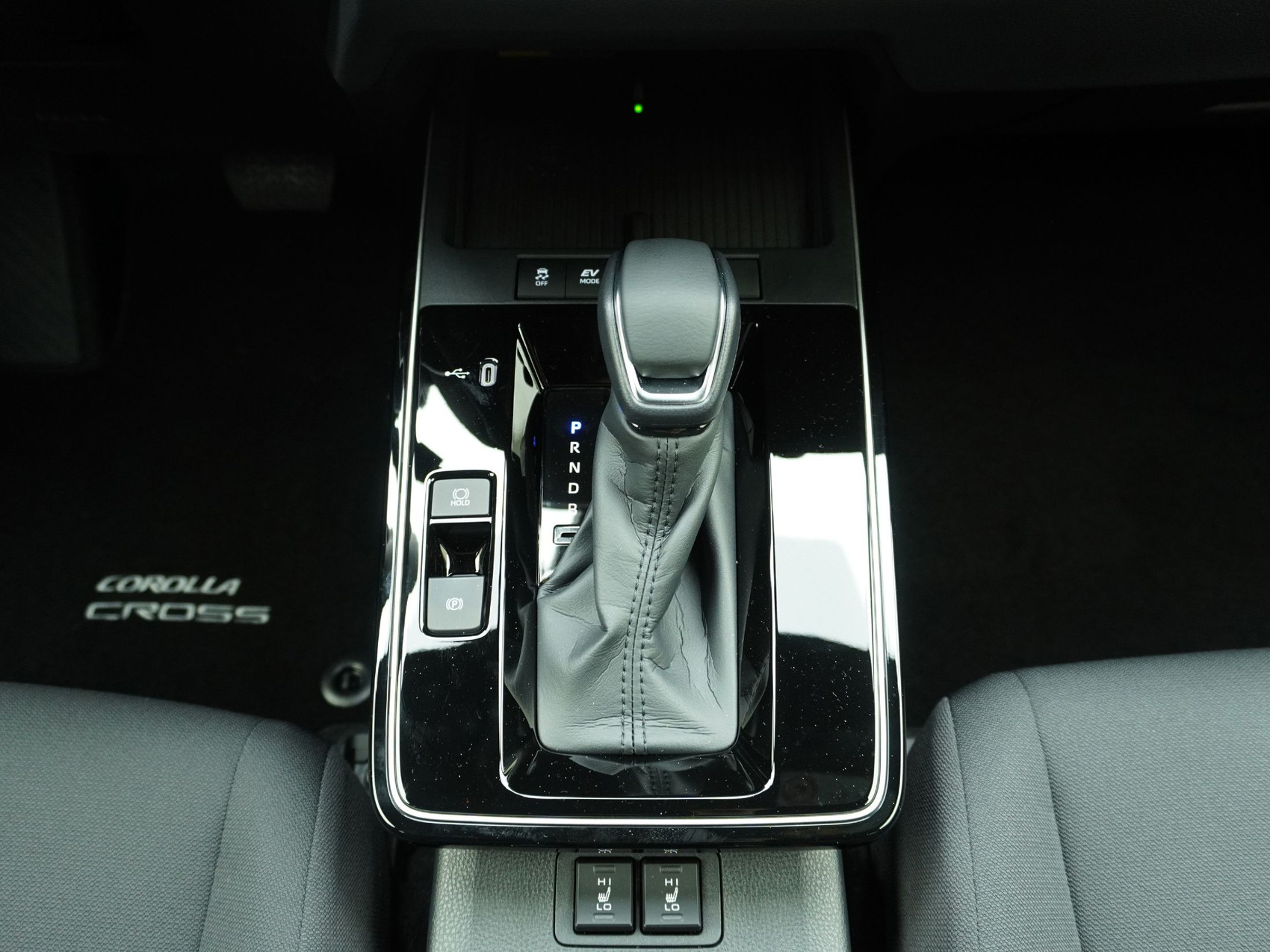 TOYOTA Corolla Cross 2.0 HSD Trend AWD-i ** 4×4 **