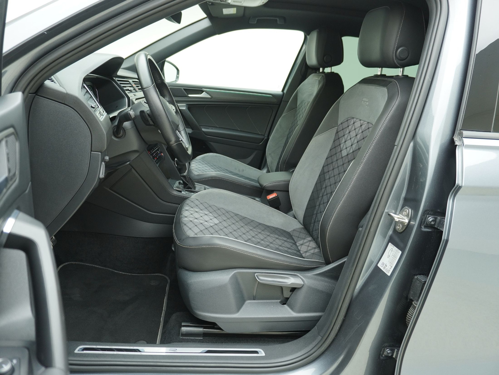 VW Tiguan Allspace 2.0 TDI DSG R-Line Black Style 4Motion