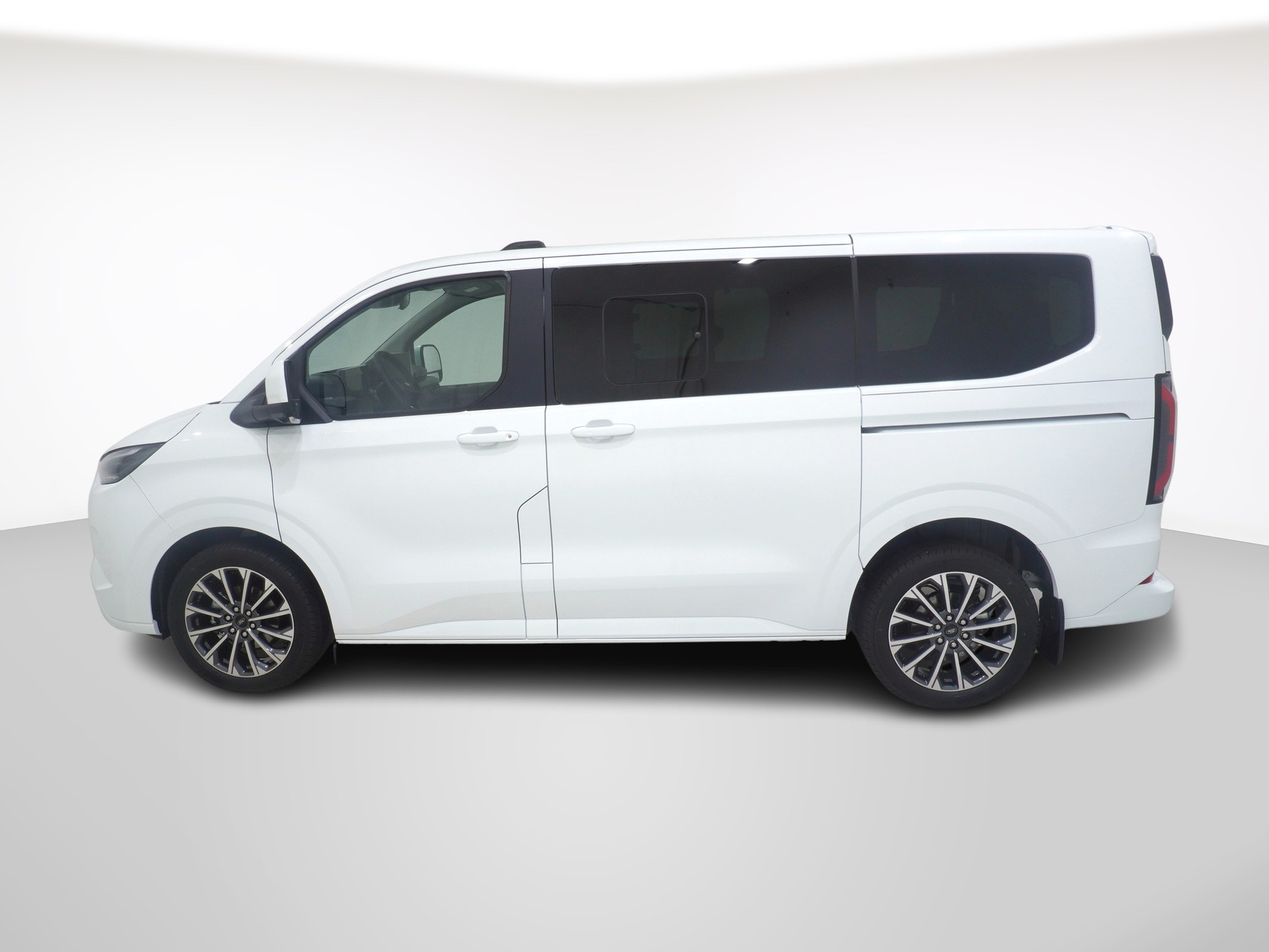 FORD Tourneo Custom 320 L1 2.0 TDCI 4×4 Titanium X