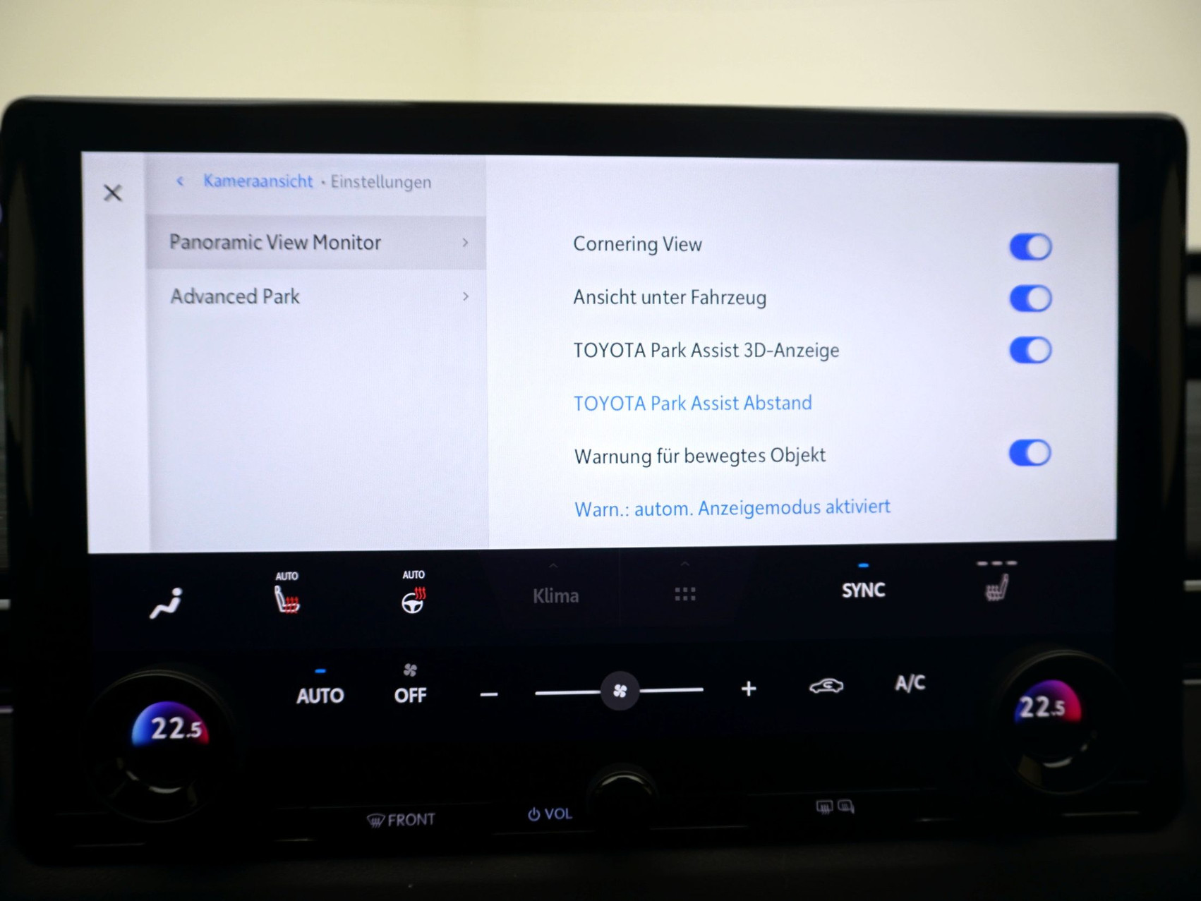 TOYOTA C-HR+ 77 KWh AWD Premium ** mit Panoramadach **