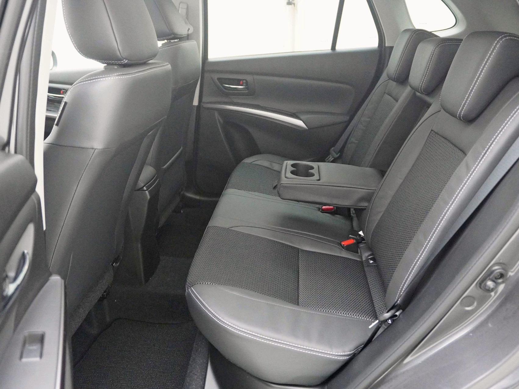 SUZUKI S-Cross 1.4 T Sakura Top Hybrid 4×4