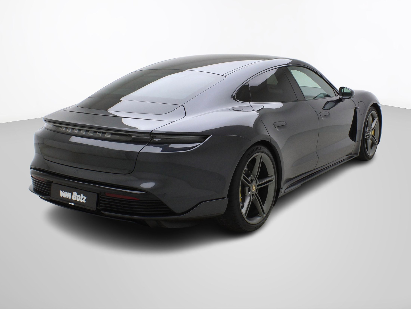 PORSCHE Taycan Turbo