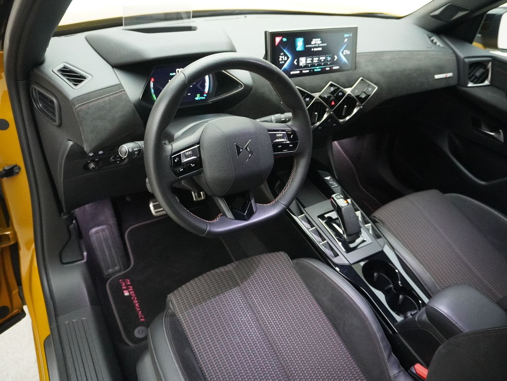 DS AUTOMOBILES DS3 Crossback E-Tense Performance Line (1Phasig)