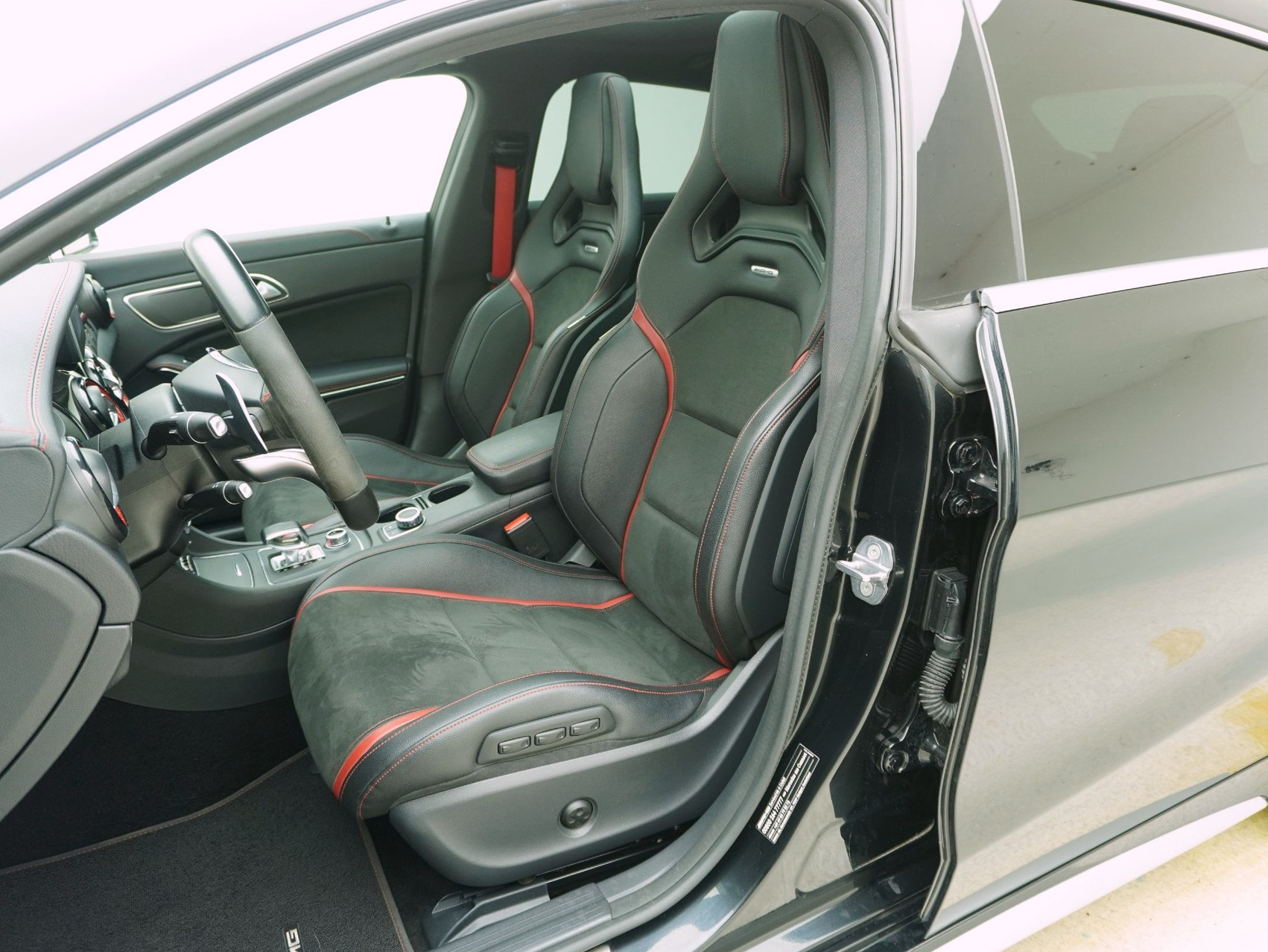 MERCEDES-BENZ CLA-Klasse CLA 45 AMG 4matic Shooting Brake