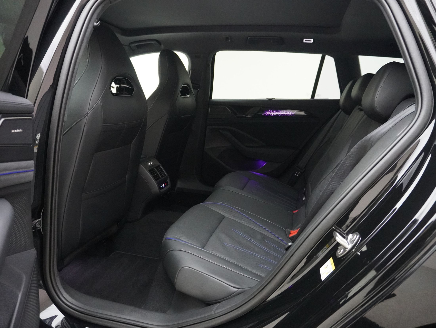 VW Passat Variant 2.0 TSI DSG R-Line 4Motion **Pack R-Line Signature**