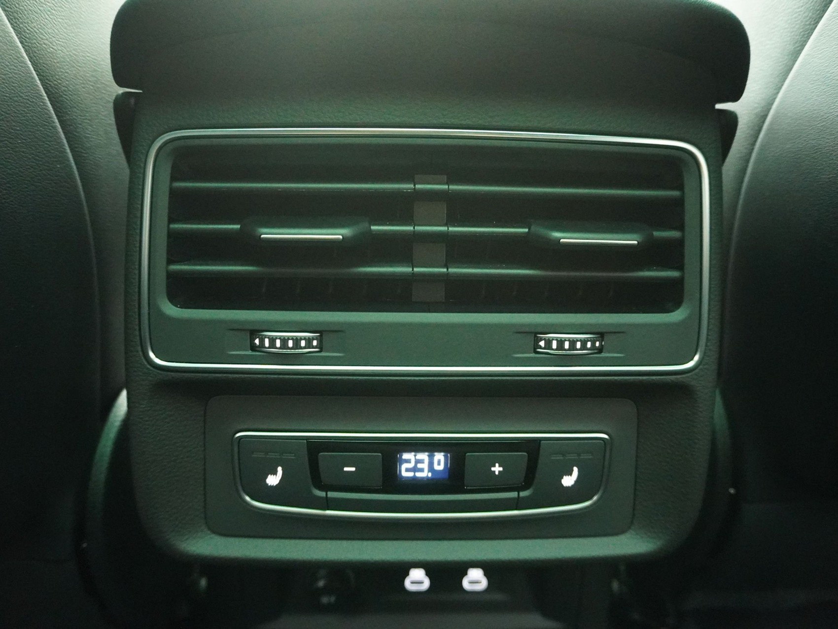 AUDI Q8 SUV 55 TFSI e S line quattro T-Tronic **Audi Werksgarantie bis 06/2030**