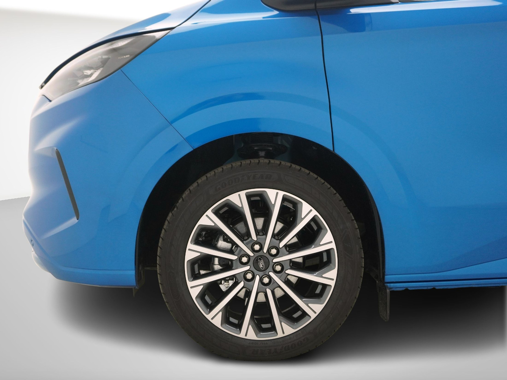 FORD Tourneo Custom 320 L1 2.0 TDCI Titanium X