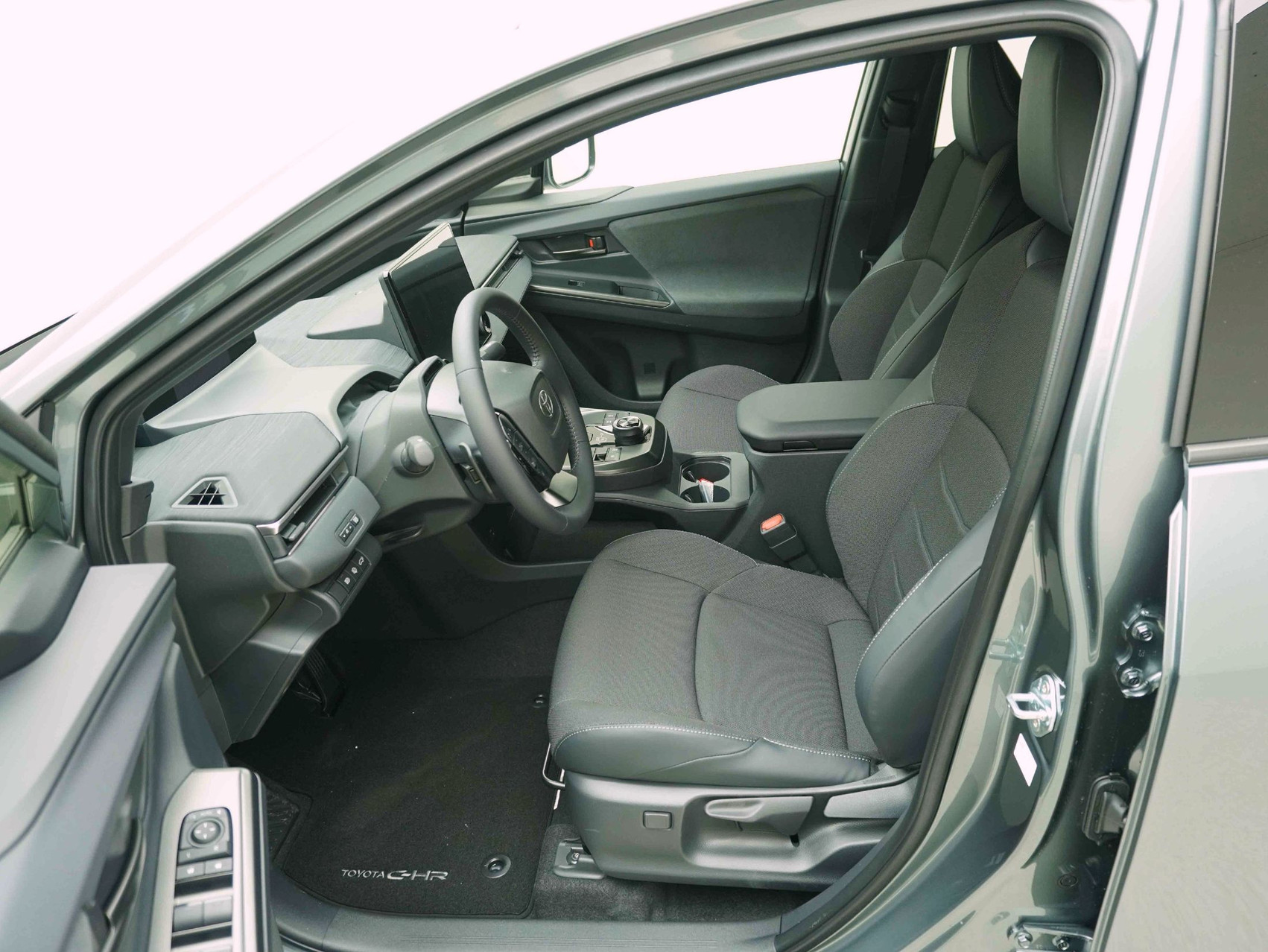 TOYOTA C-HR+ 77 KWh AWD Style ** über 500 km Reichweite **