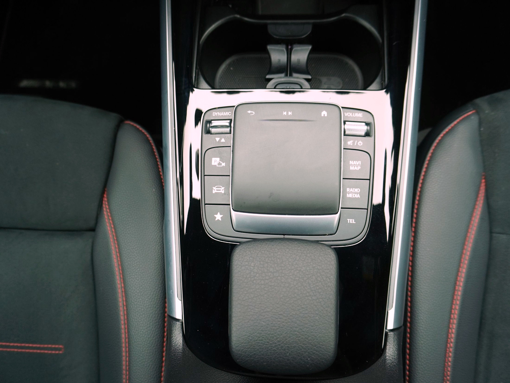 MERCEDES-BENZ EQB 300 AMG Line 4Matic