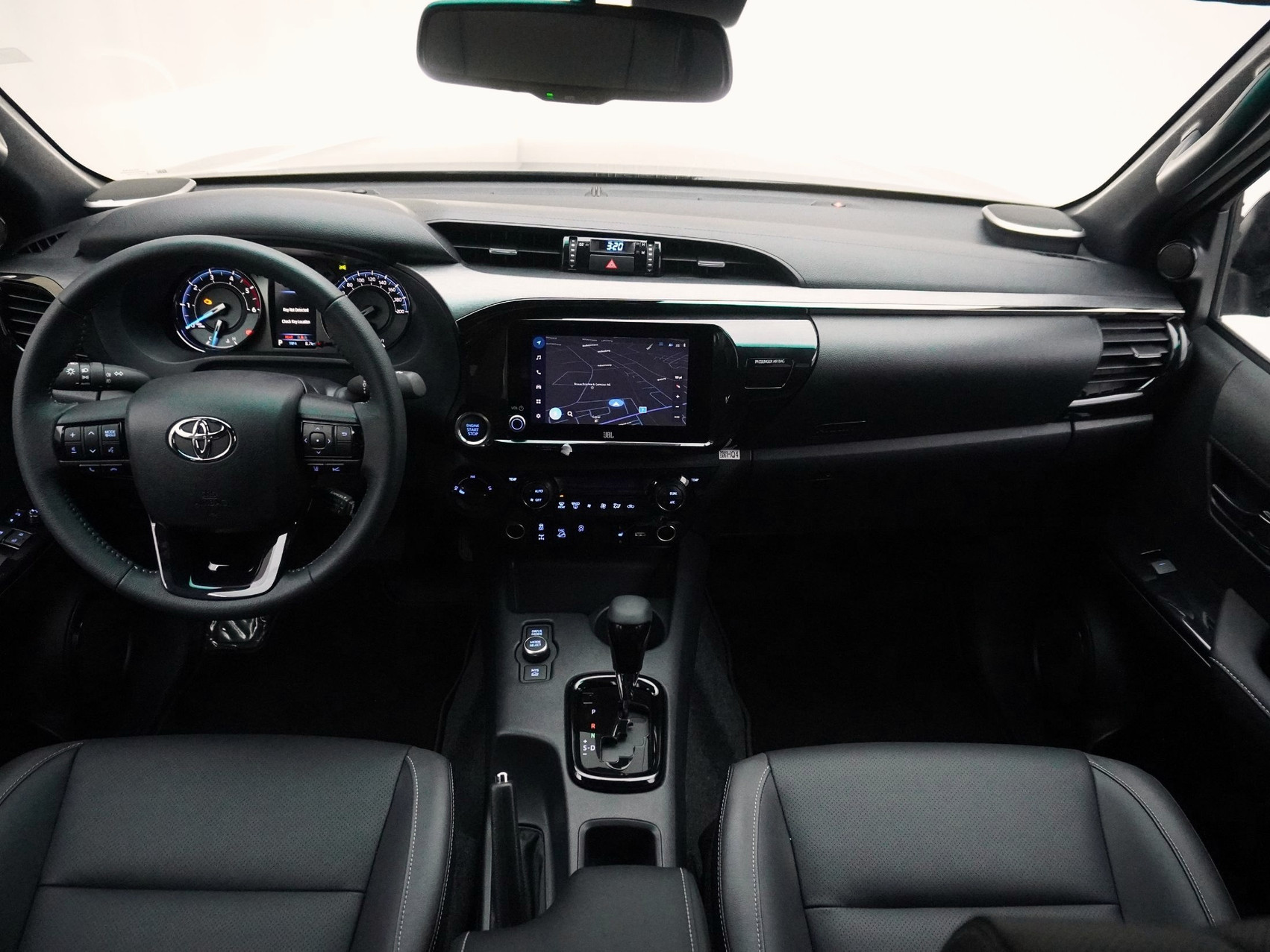 TOYOTA Hilux Double Cab.-Pick-up 2.8 D-4D MHEV 204 Invincible