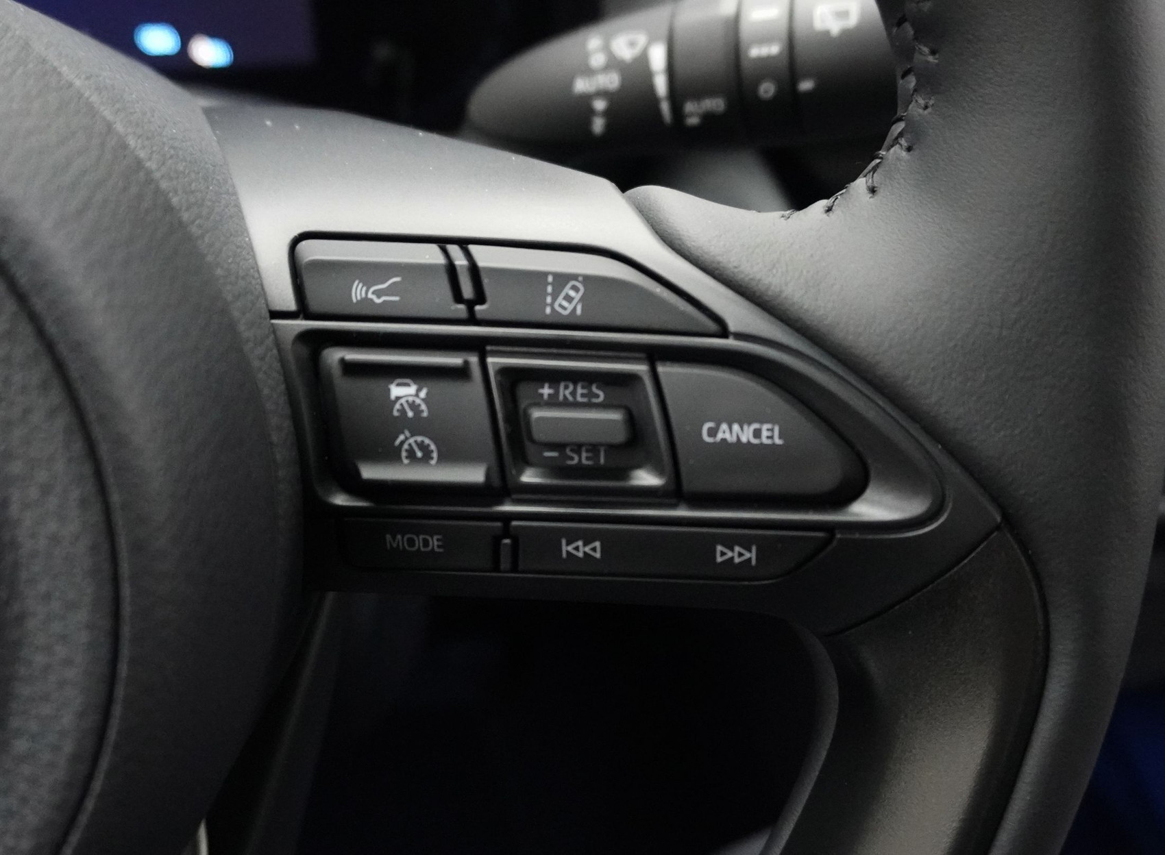 TOYOTA Yaris Cross 1.5 VVT-i HSD Trend AWD-i ** 4×4 **