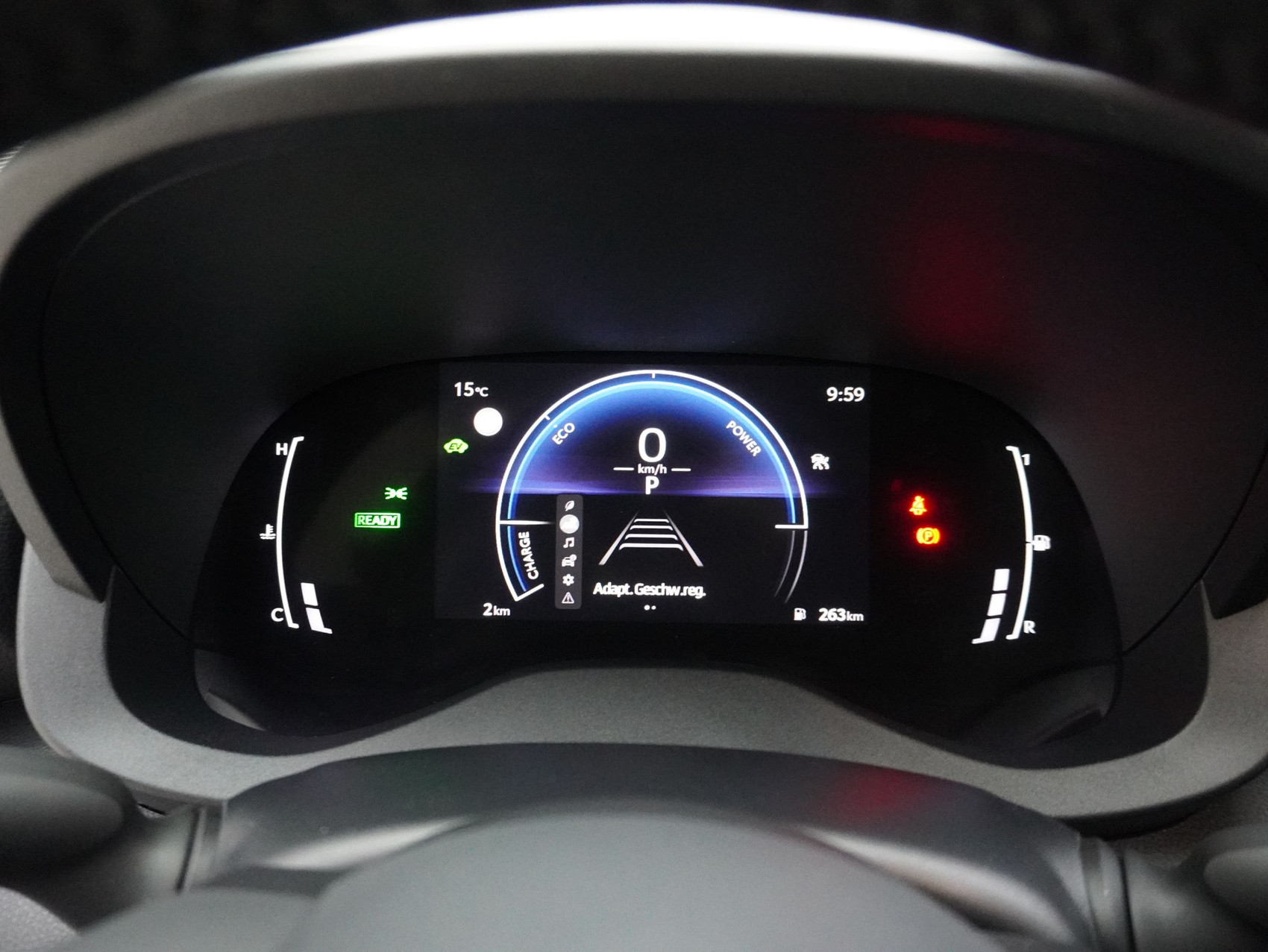 TOYOTA Yaris 1.5 VVT-i HSD Trend ** inkl. W-Räder **