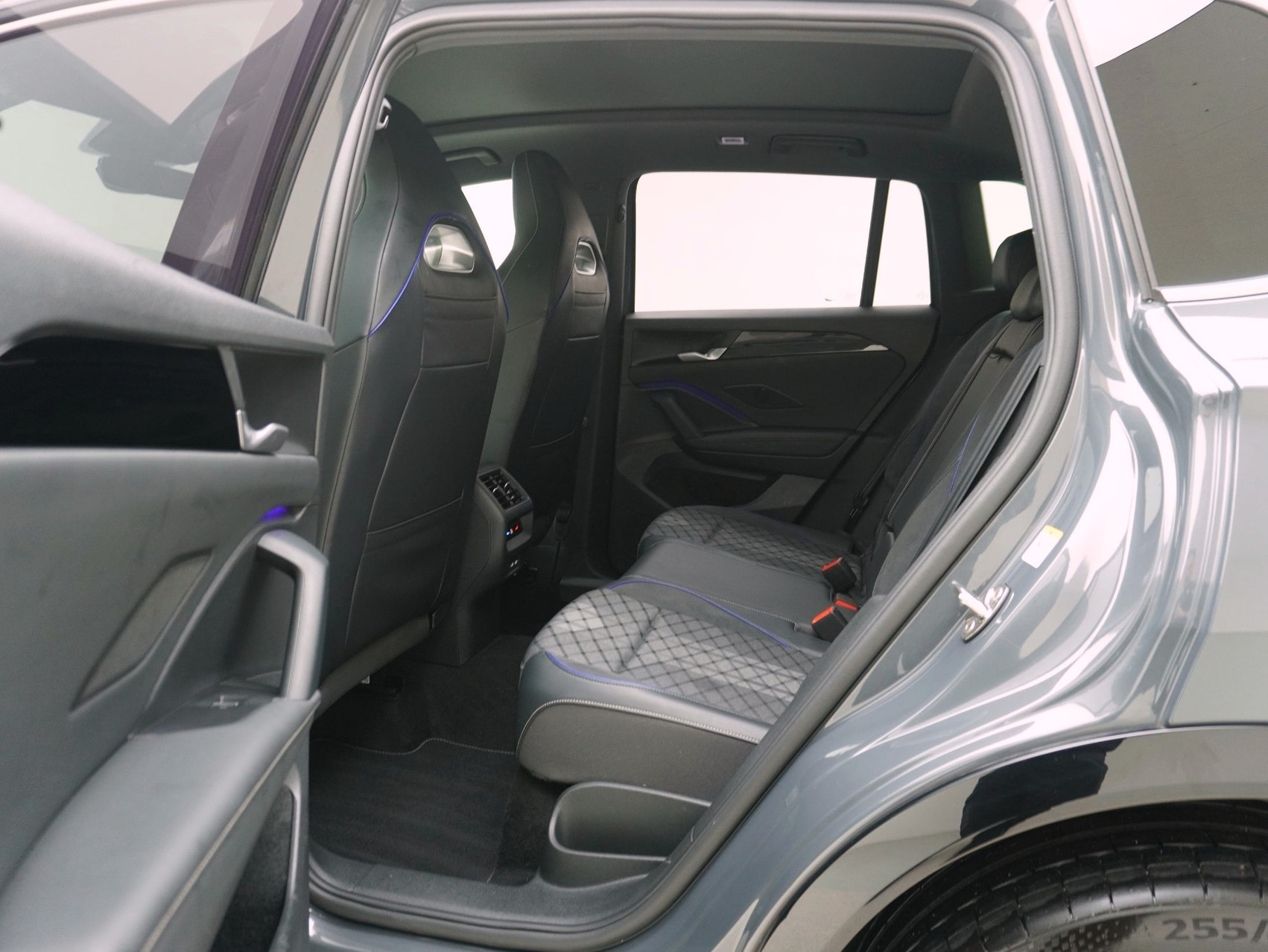 VW Tiguan 2.0 TSI DSG R-Line 4Motion