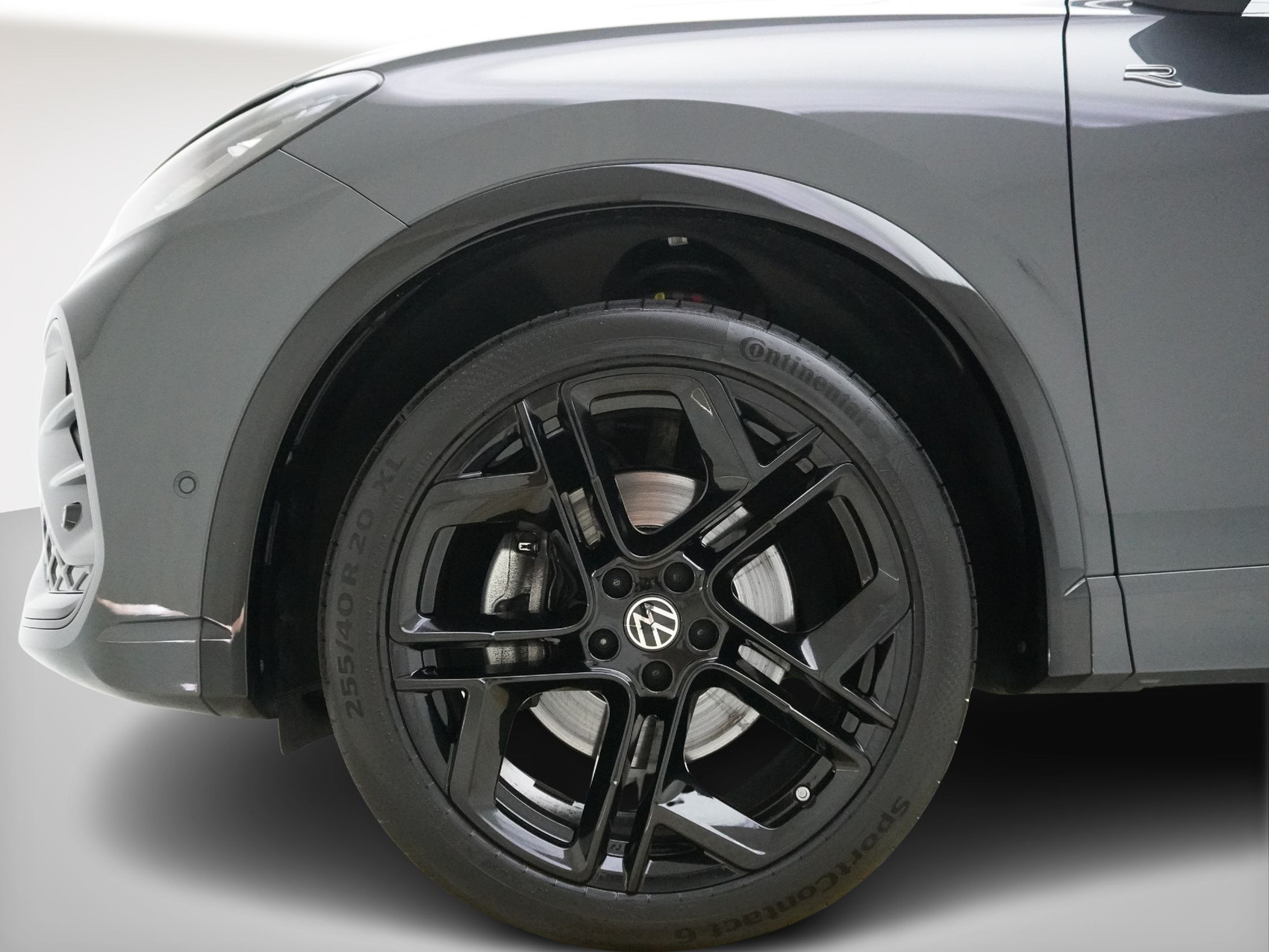 VW Tiguan 2.0 TSI DSG R-Line Black Style 4Motion (2025) **Head-Up / Harman-Kardon Soundsystem**