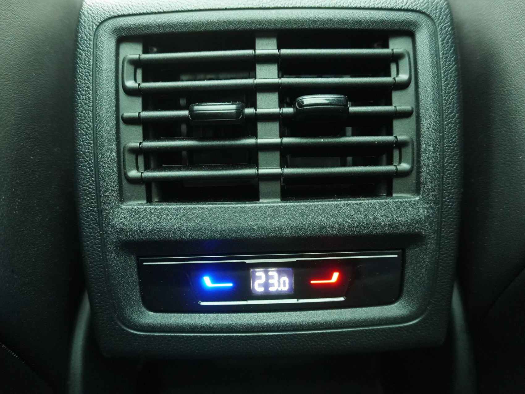 VW Golf 8.5 Variant 2.0 TSI DSG R-Performance 4Motion (2025)