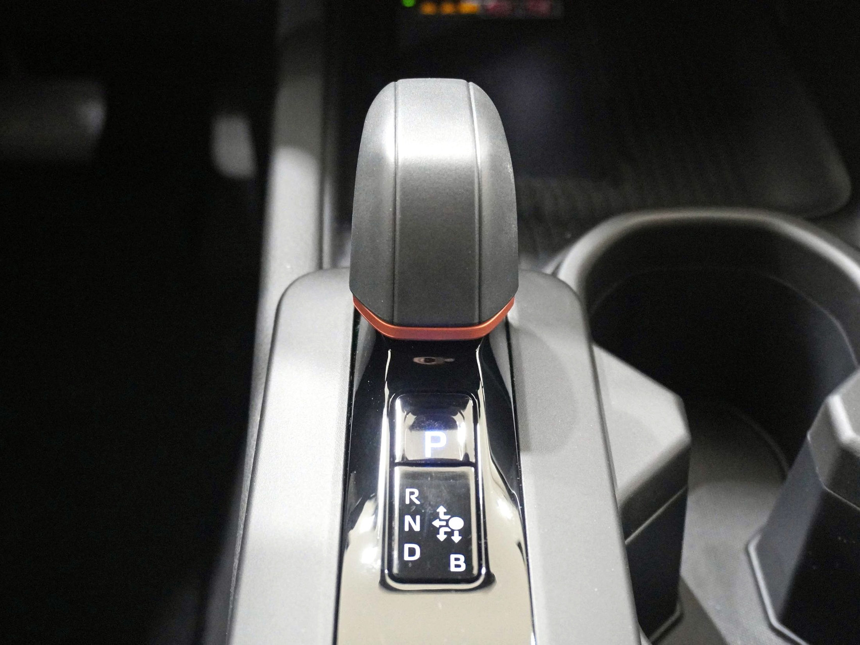 TOYOTA C-HR 2.0 PHEV Swiss Edition ** inkl. 8-Fach Bereifung **