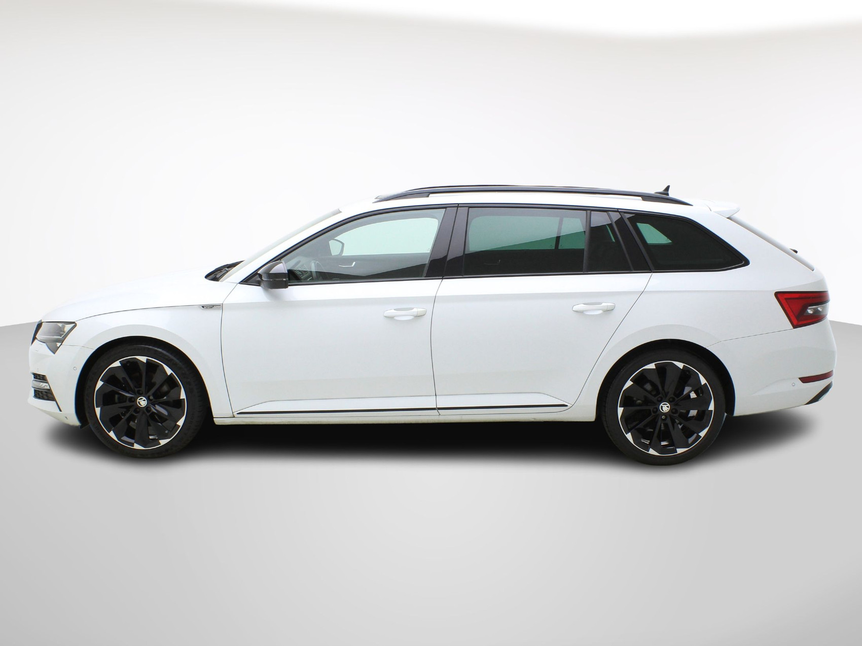 SKODA Superb Combi 1.4 TSI DSG PHEV Sport Line