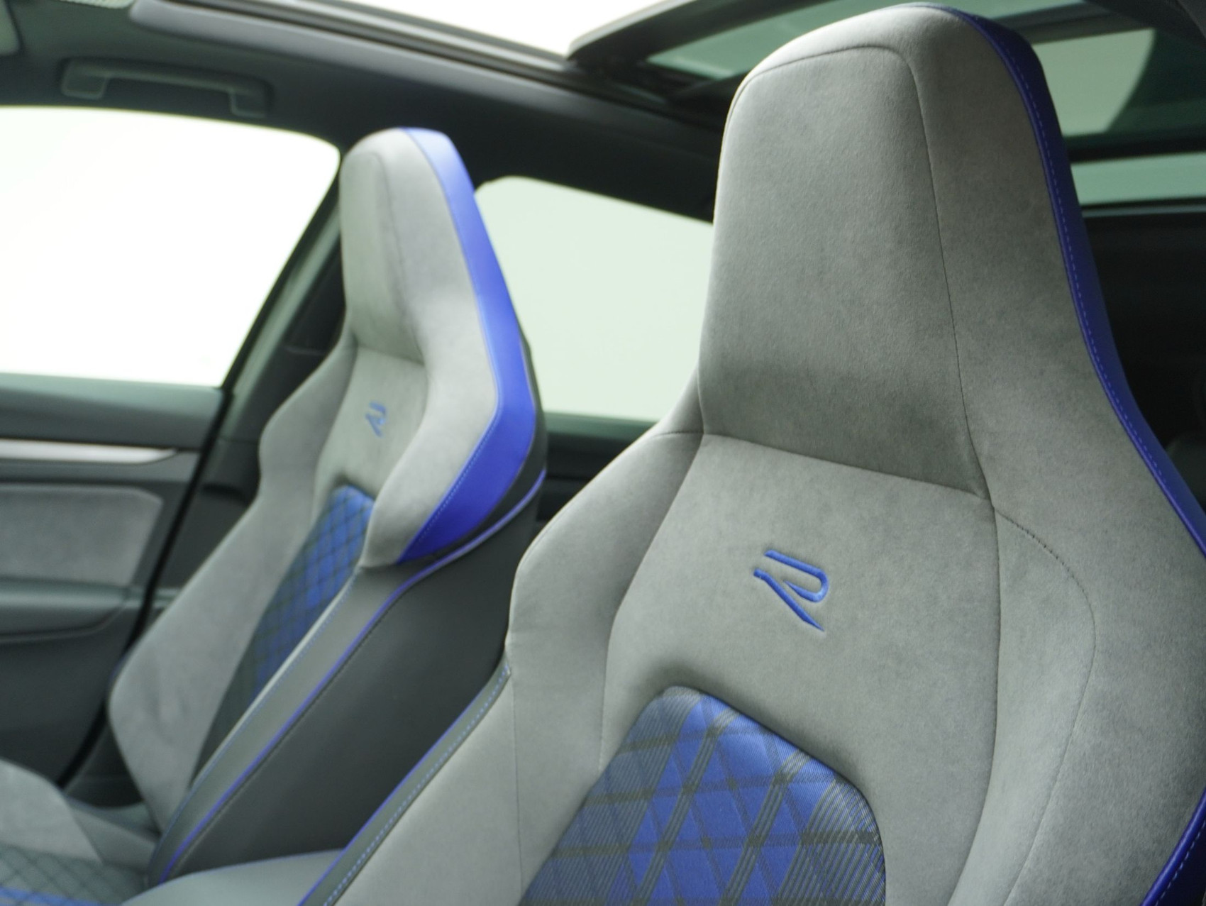 VW Golf Variant 8.5 2.0 TSI DSG R-Performance 4Motion **R-Performance**