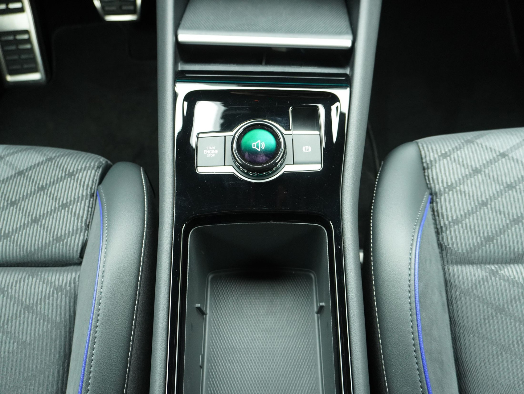 VW Tiguan 2.0 TSI DSG R-Line Black Style 4Motion (2025)