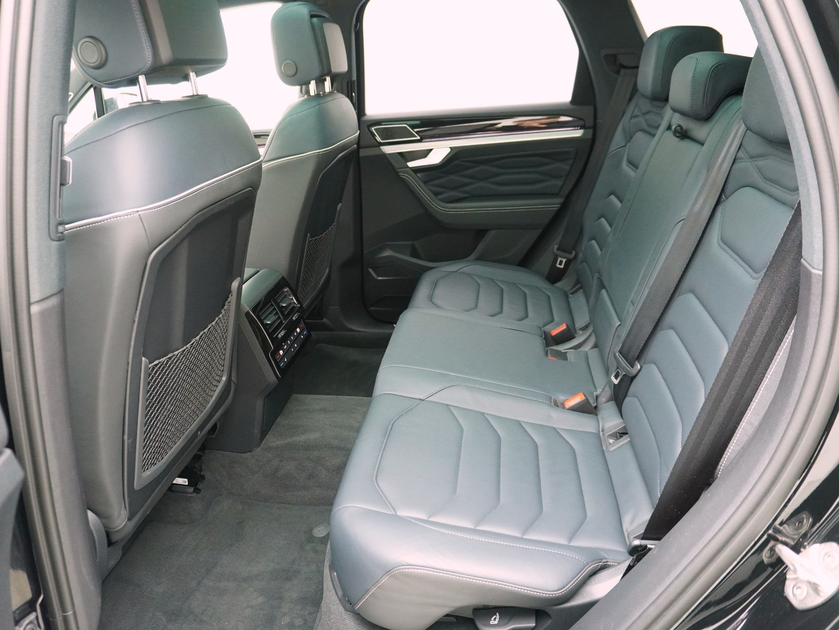 VW Touareg 3.0 TDI R-Line Black Style 4Motion **Vollausstattung**