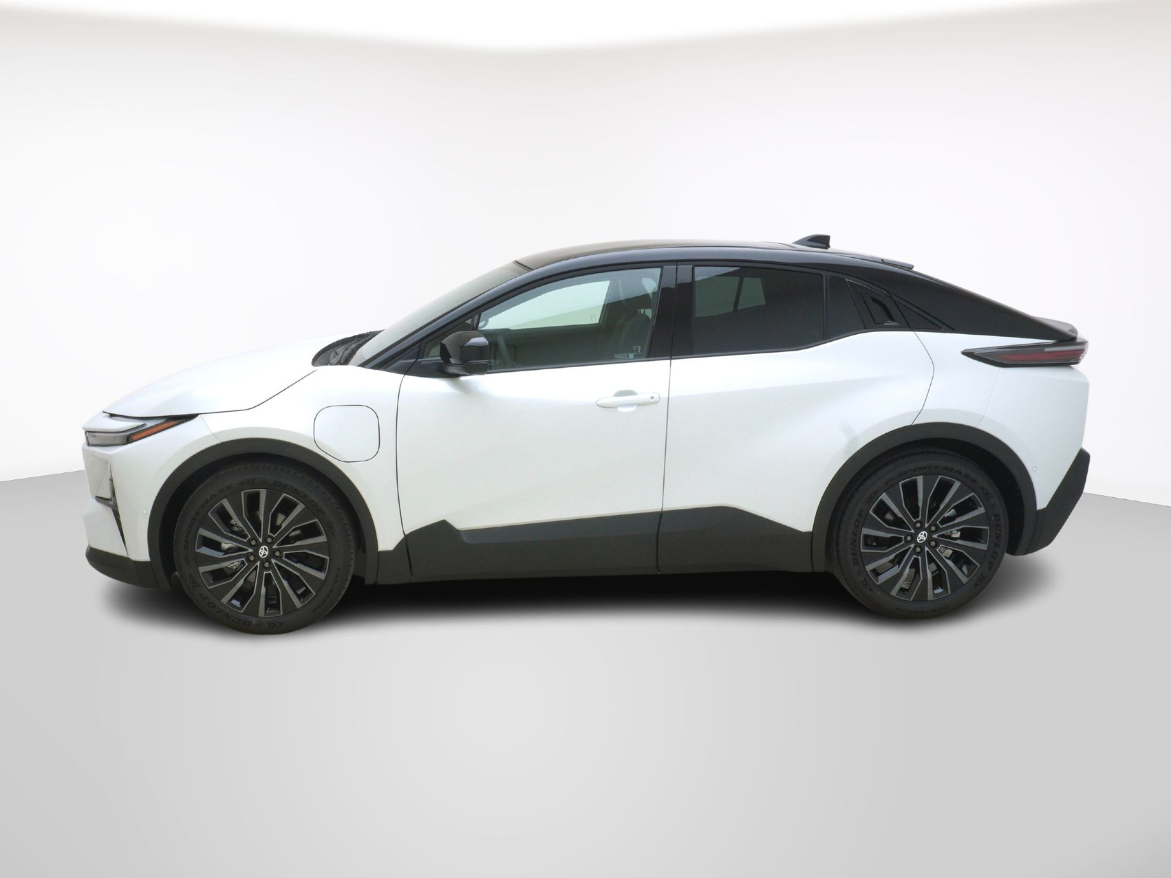 TOYOTA C-HR+ 77 KWh AWD Premium ** mit Panoramadach **