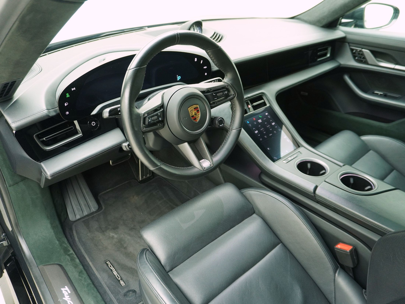 PORSCHE Taycan Turbo