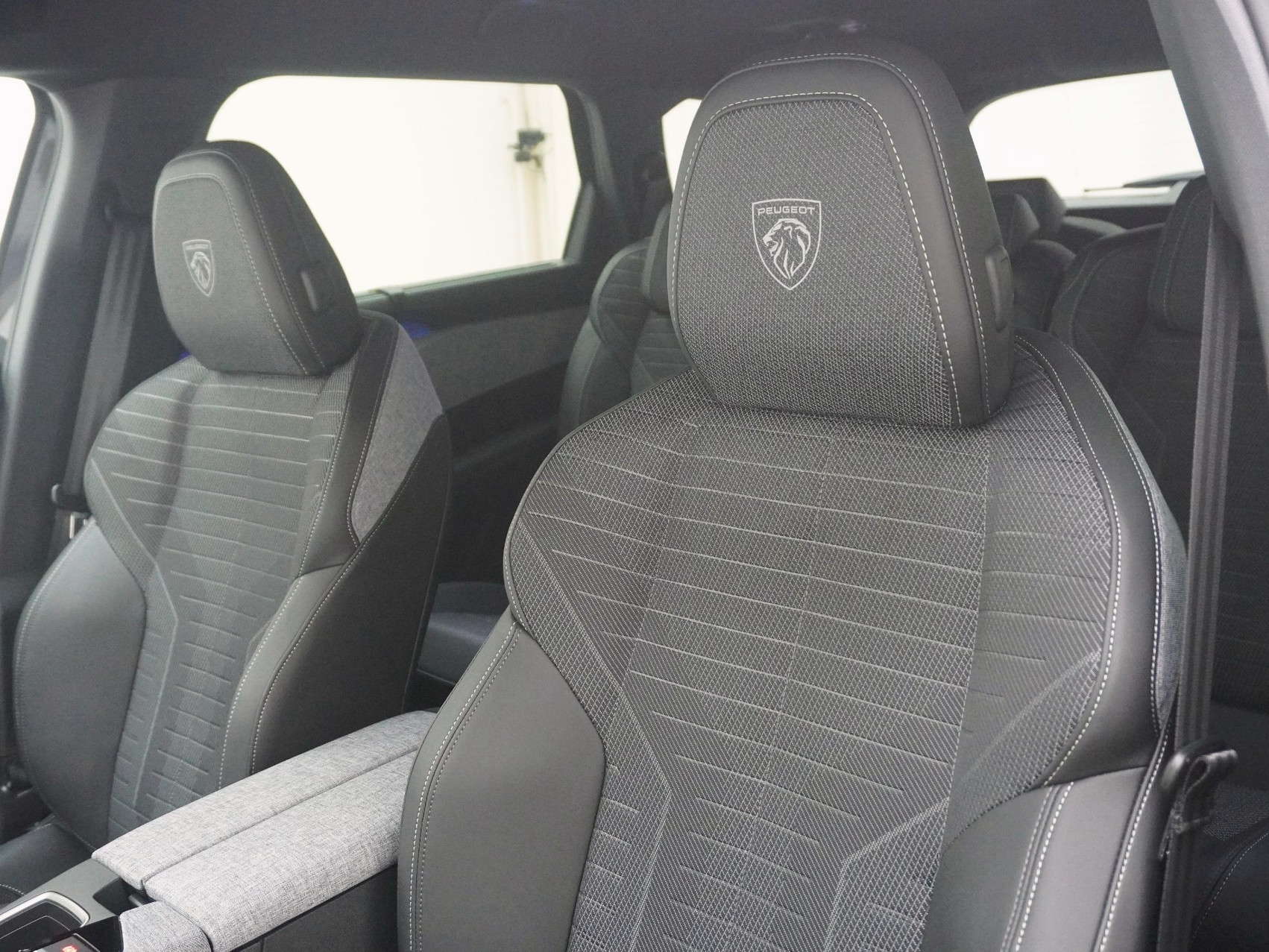 PEUGEOT 5008 1.2 Hybrid GT 7Plätzer