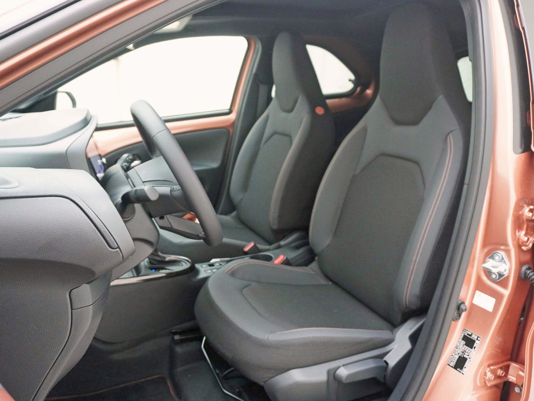 TOYOTA Aygo X 1.5 VVT-i HSD Style ** Faltdach — also oben ohne **