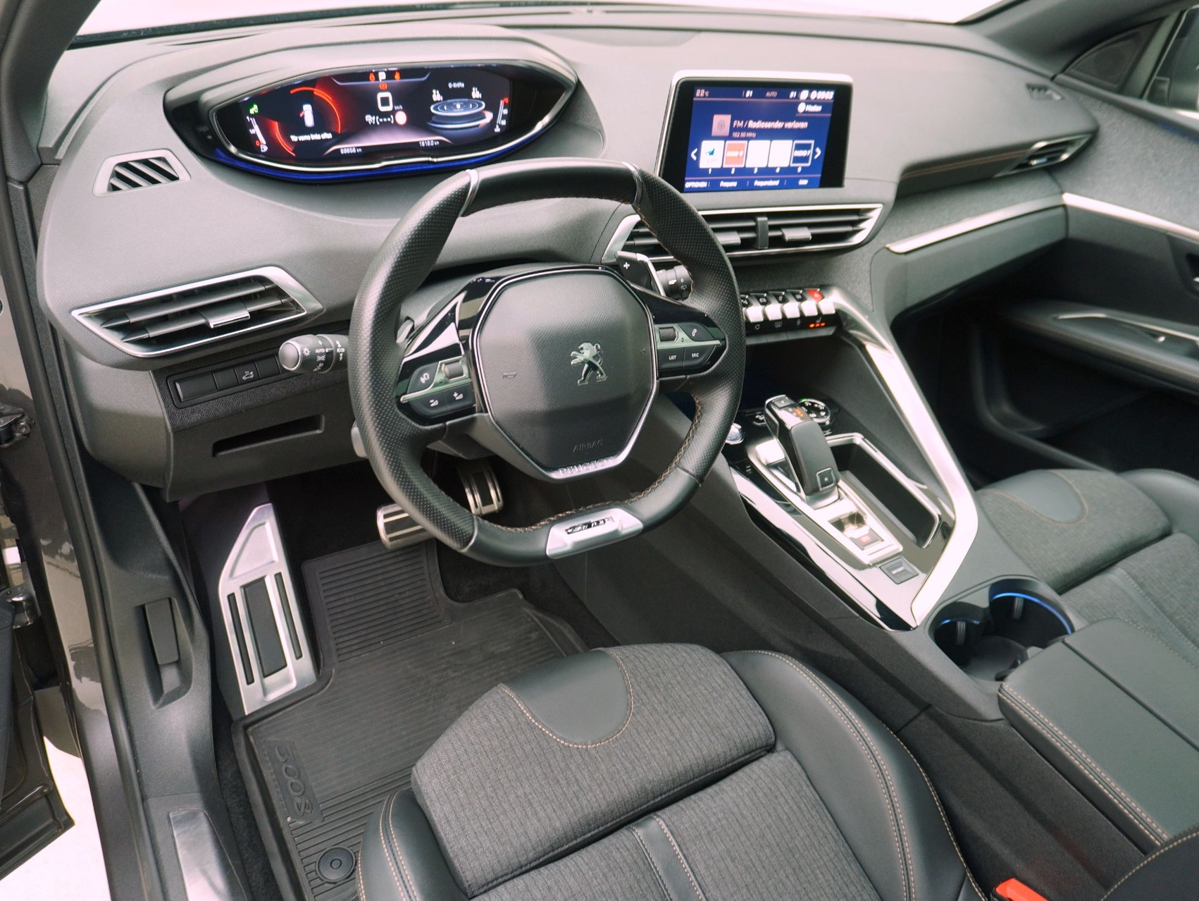 PEUGEOT 3008 1.6 PureTech GT Line