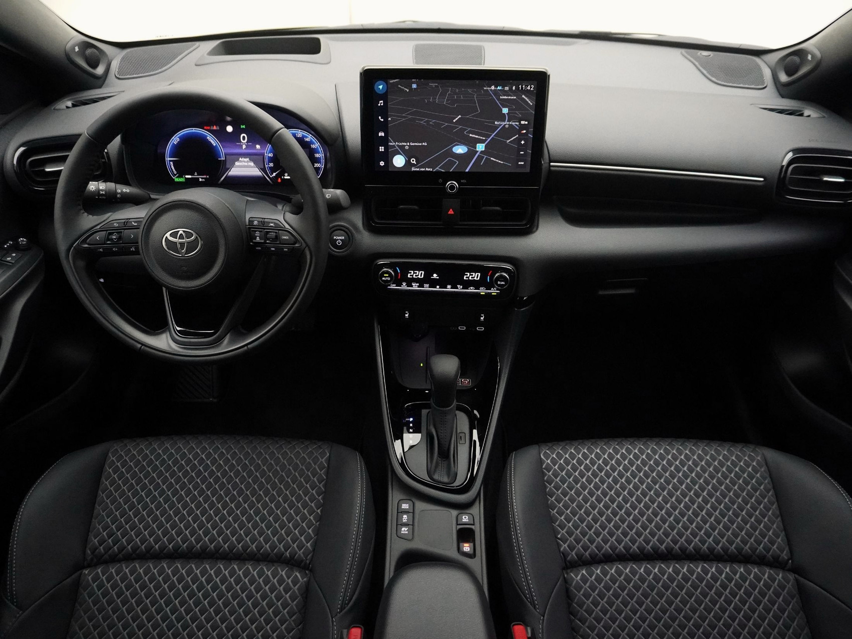 TOYOTA Yaris 1.5 VVT-i HSD Premium ** mit Glasdach **