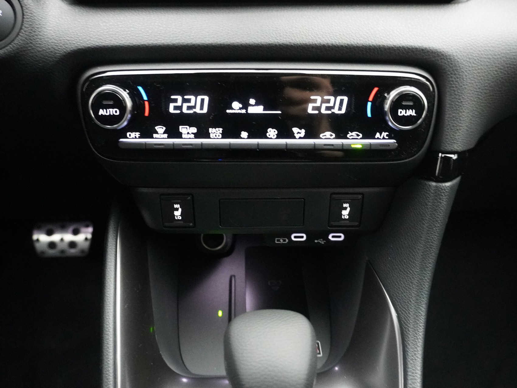 TOYOTA Yaris 1.5 VVT-i HSD GR Sport ** mit Head-Up **