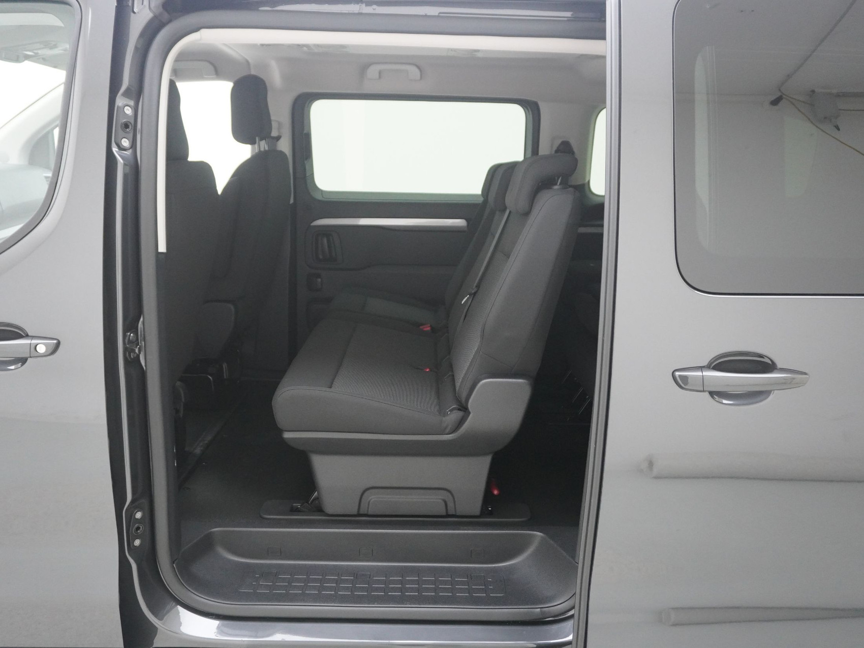 PEUGEOT Traveller Long 2.0 BlueHDi Business
