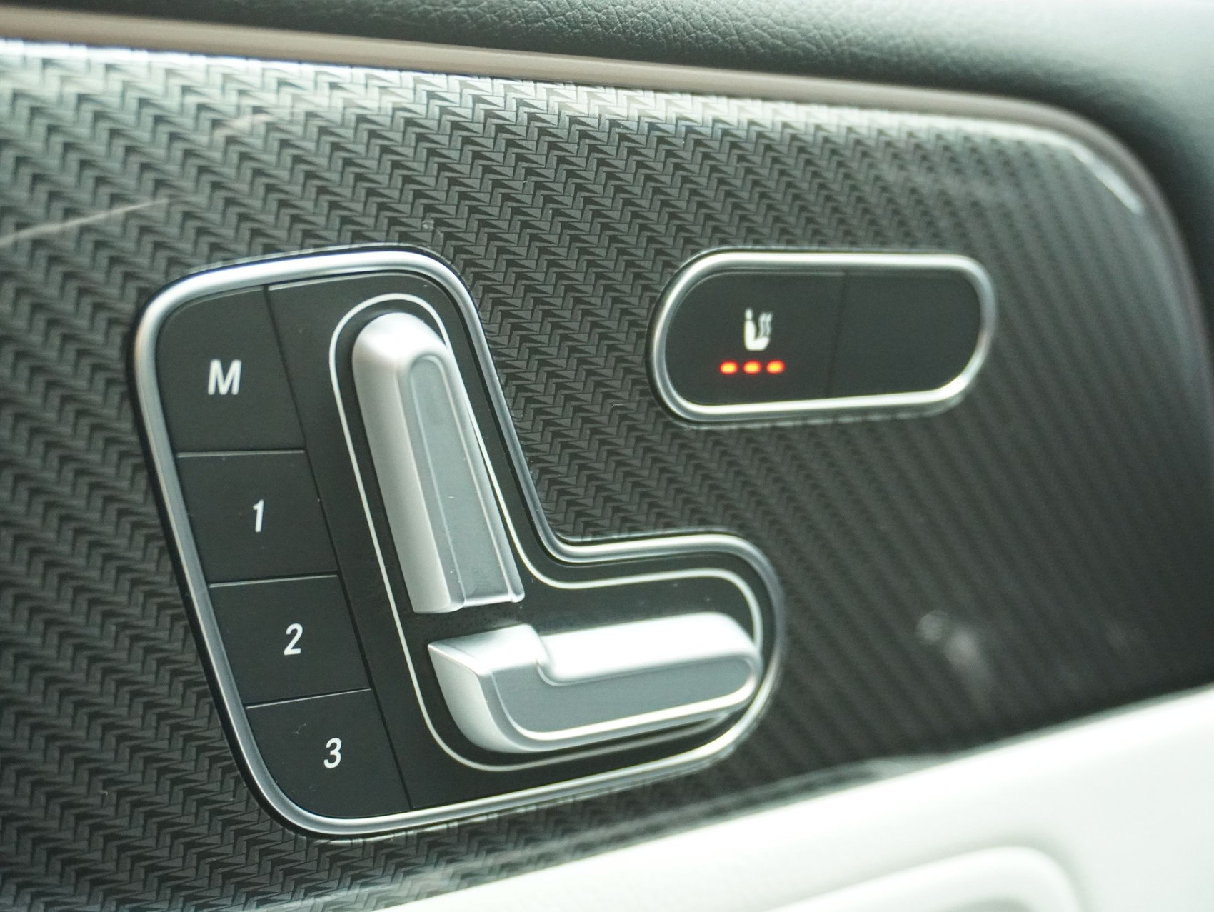 MERCEDES-BENZ B-Klasse B 250 AMG Line 4matic