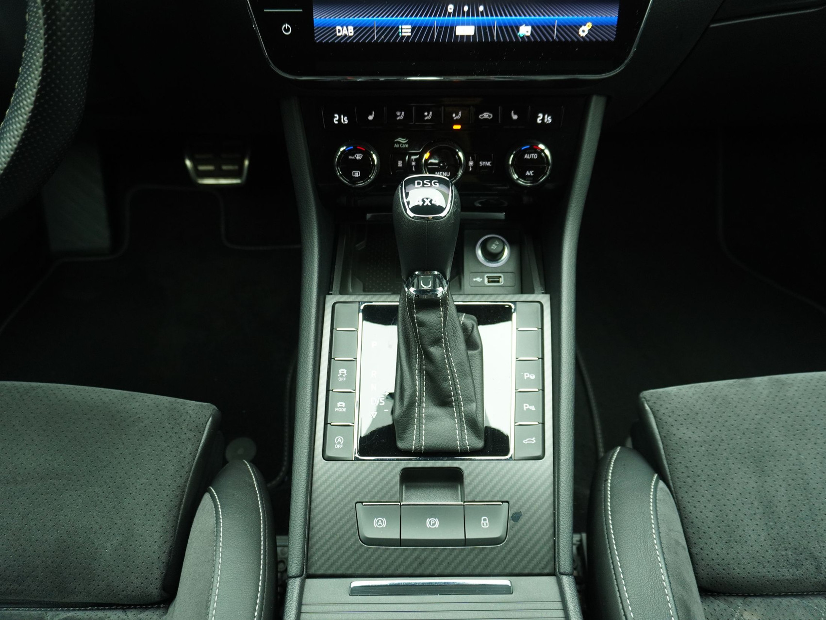 SKODA Superb Combi 2.0 TSI DSG Sport Line 4×4