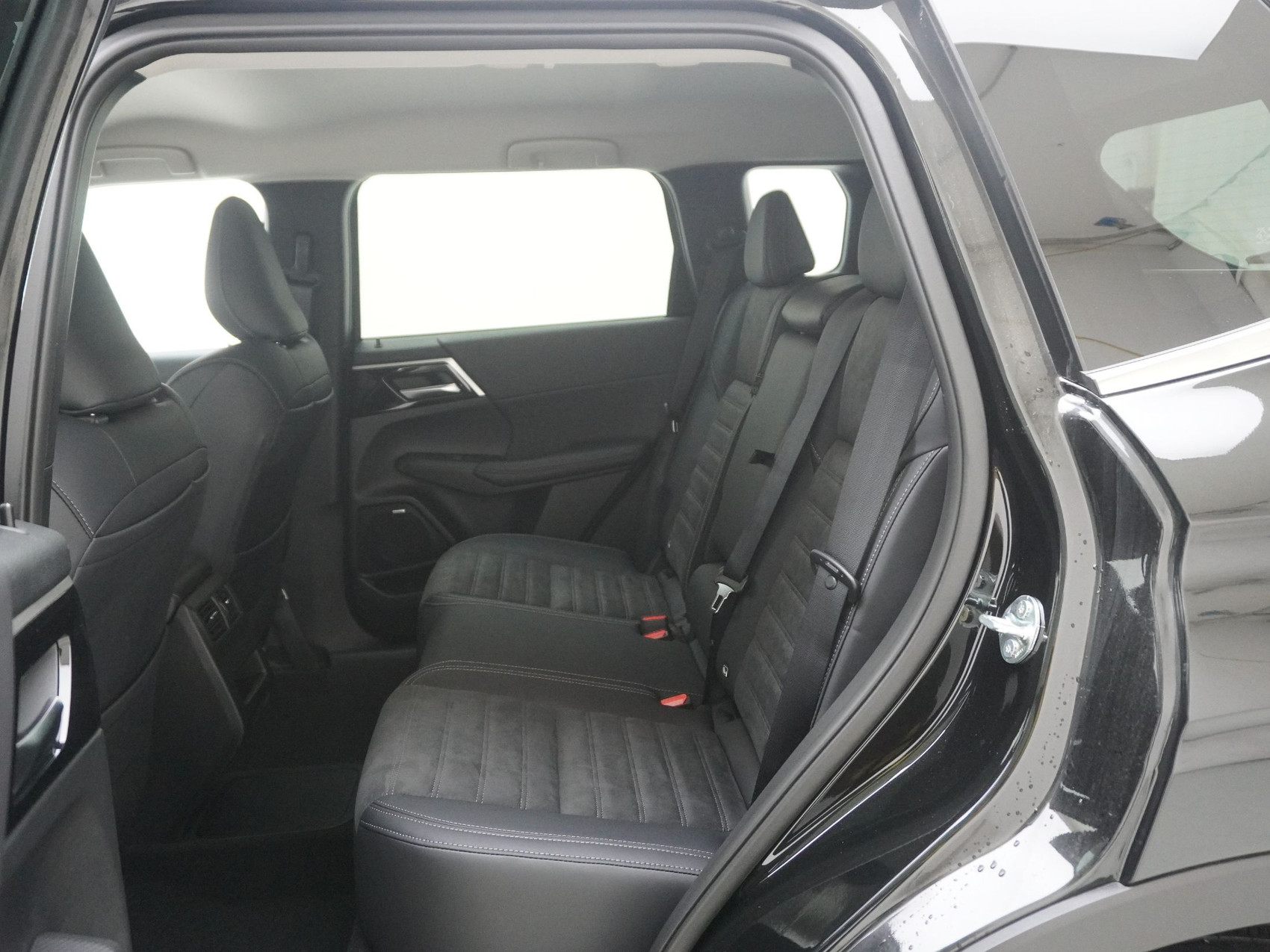 MITSUBISHI Outlander 2.4 PHEV Invite 4×4