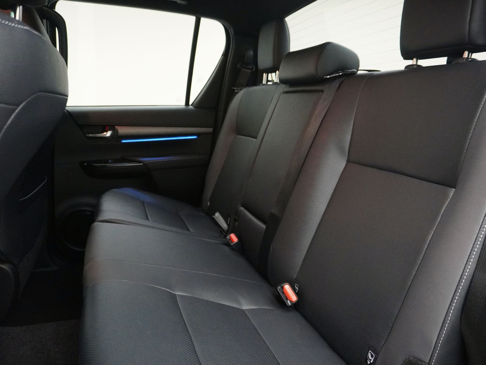 TOYOTA Hilux Double Cab.-Pick-up 2.8 D-4D MHEV 204 Invincible