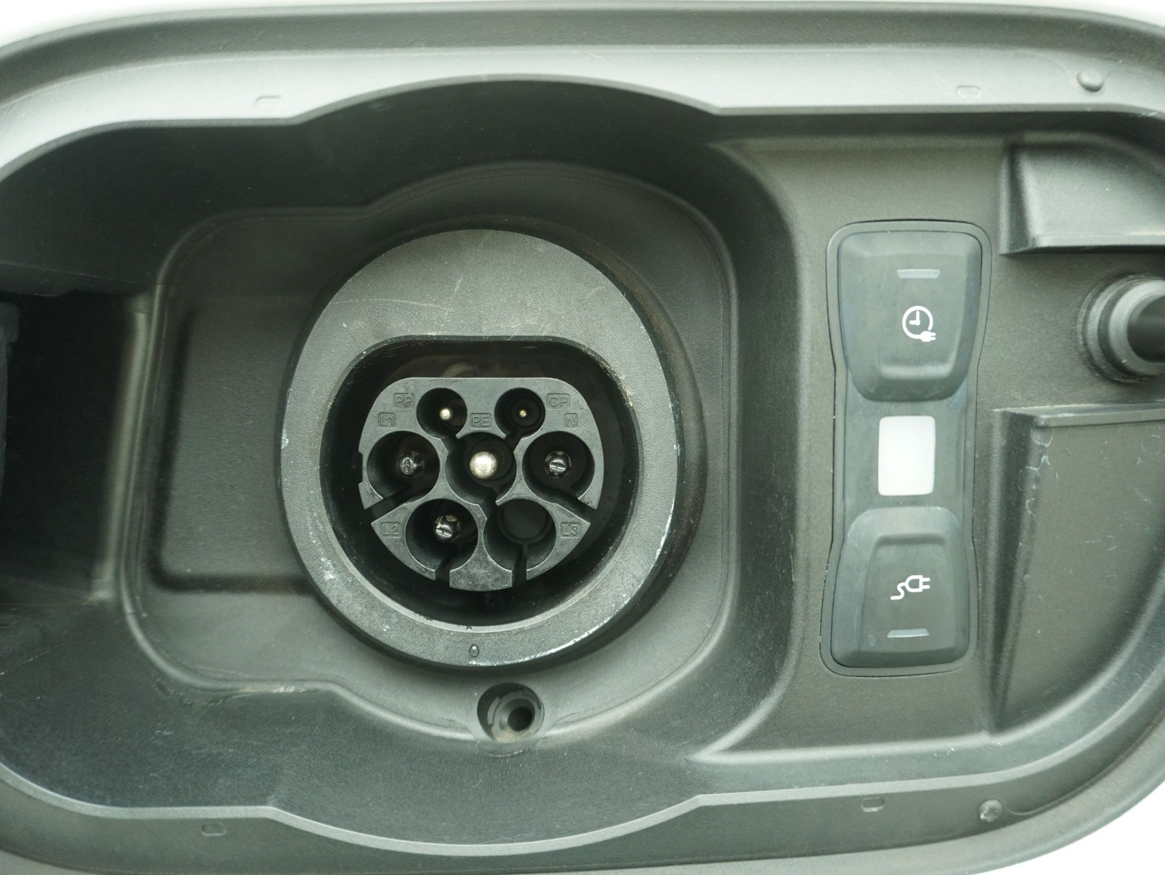 AUDI Q8 SUV 55 TFSI e S line quattro T-Tronic **Audi Werksgarantie bis 06/2030**