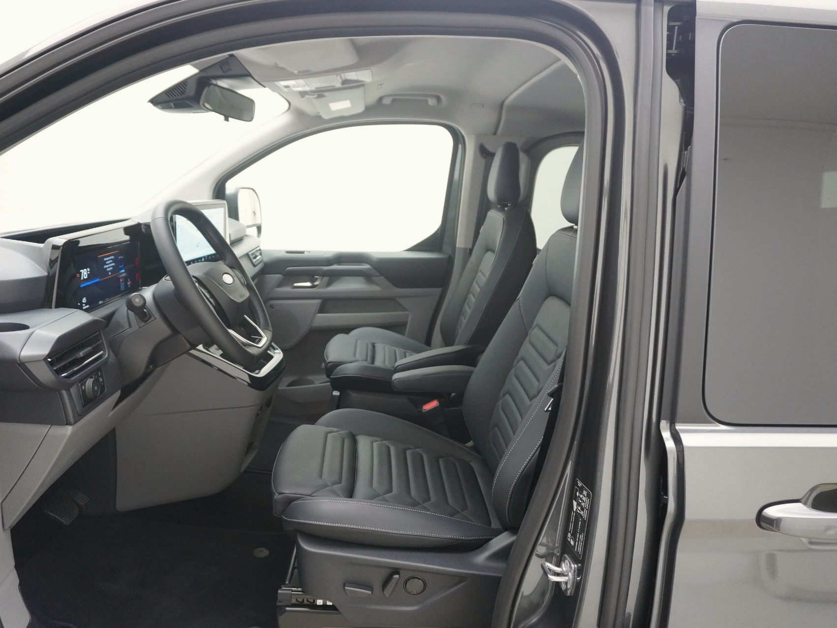 FORD Tourneo Custom L2 2.5 Plug-in-Hybrid Titanium X